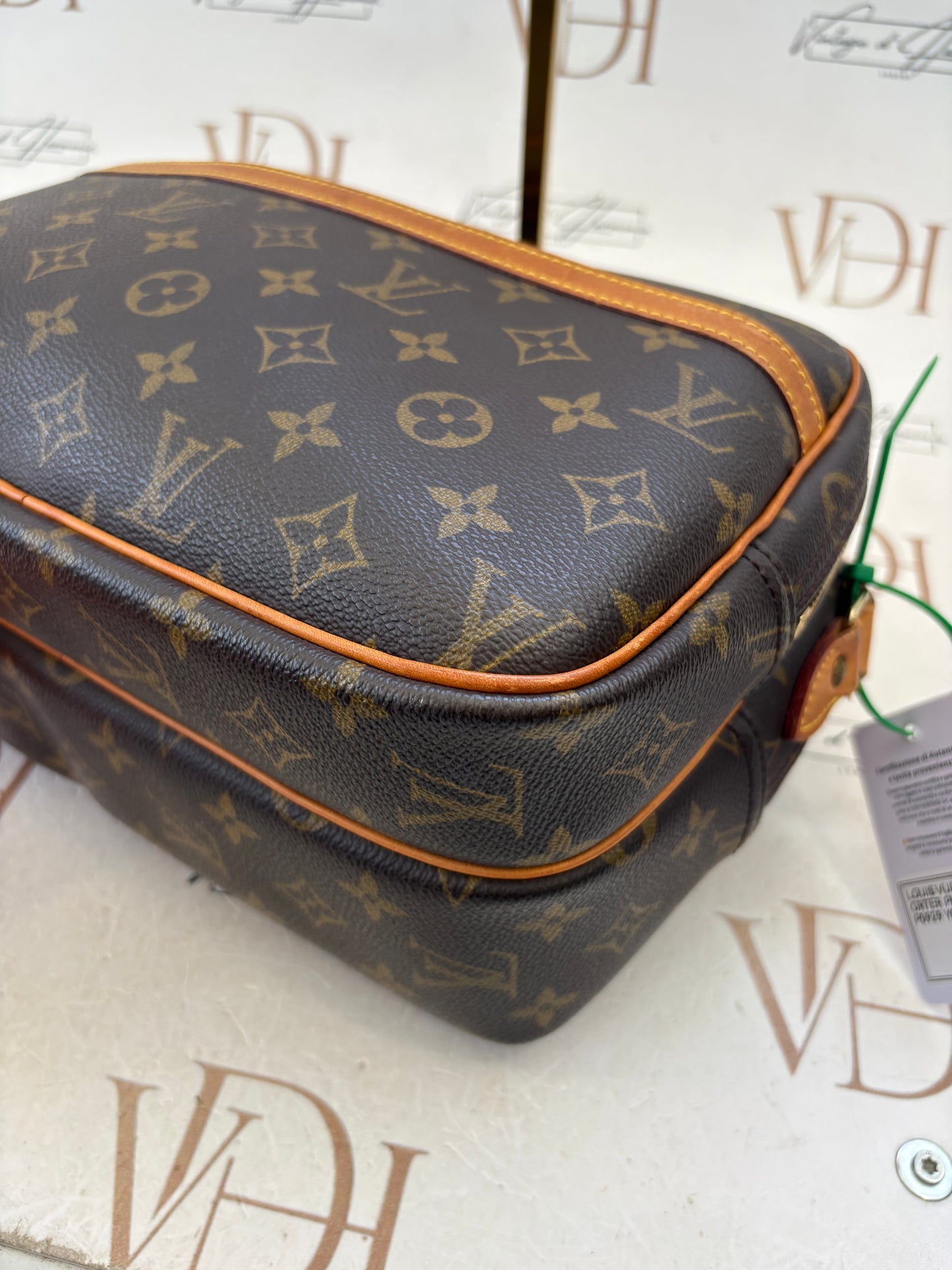 017200 - Louis Vuitton Reporter PM