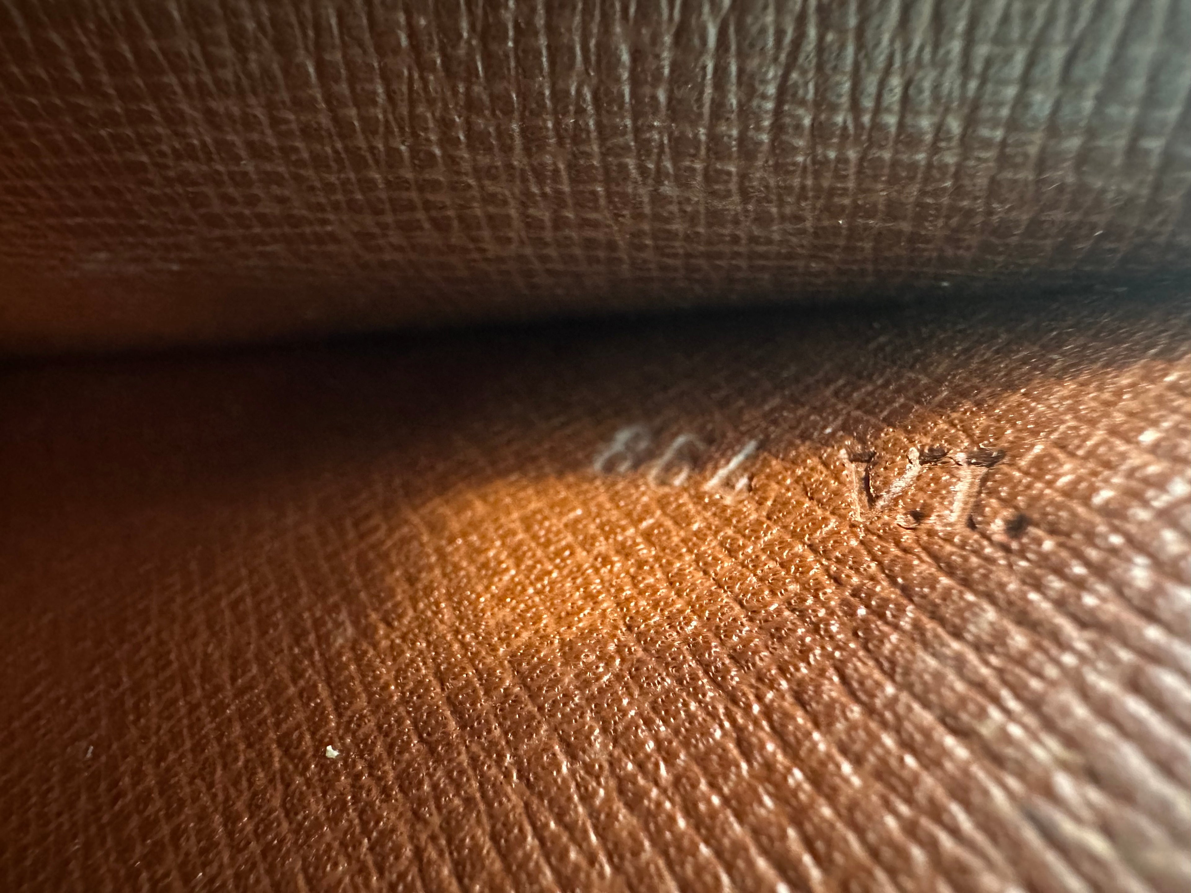 Louis Vuitton Monceau 28