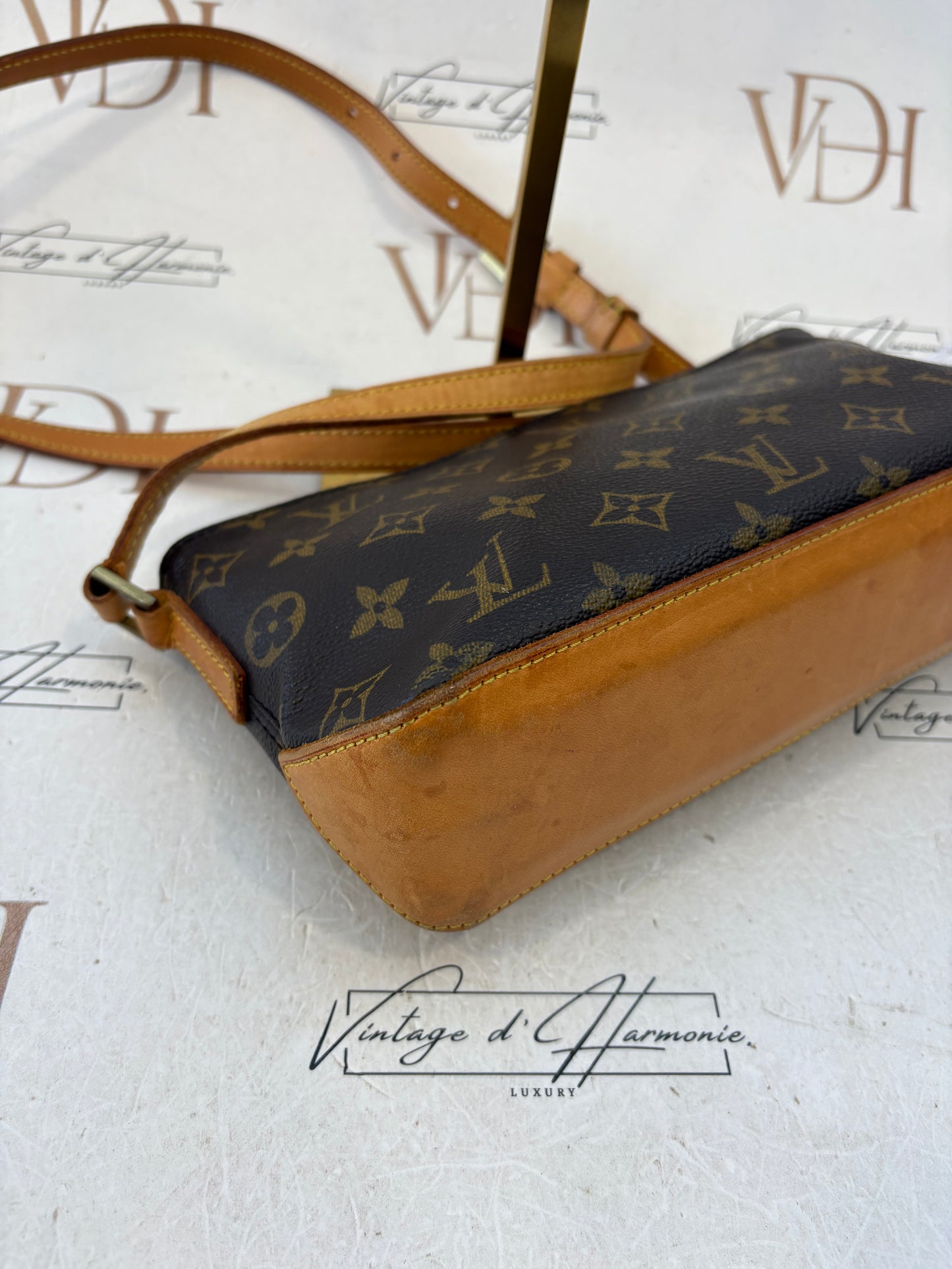 018323 - Louis Vuitton Trotteur