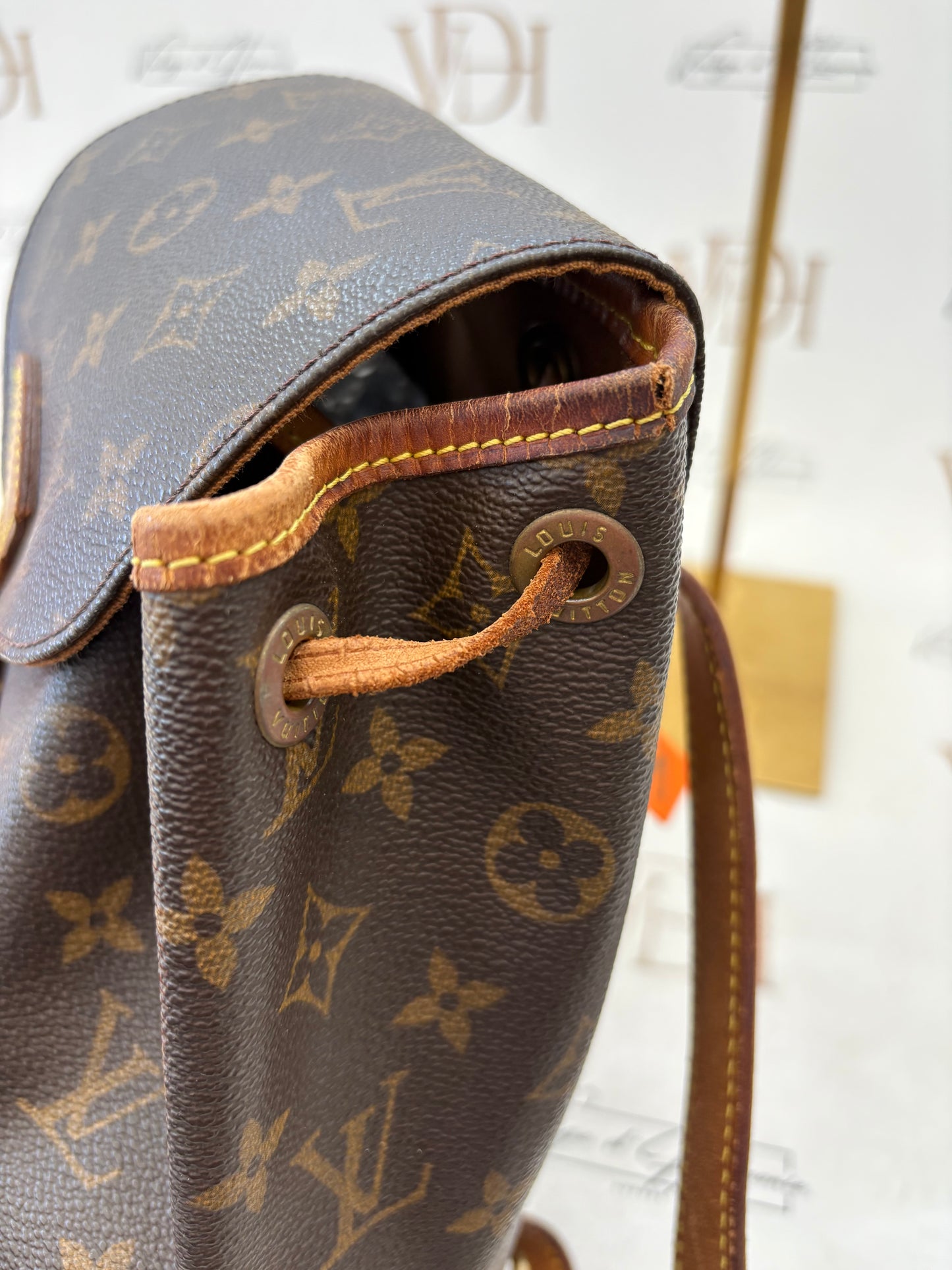016951 - Louis Vuitton Montsouris MM
