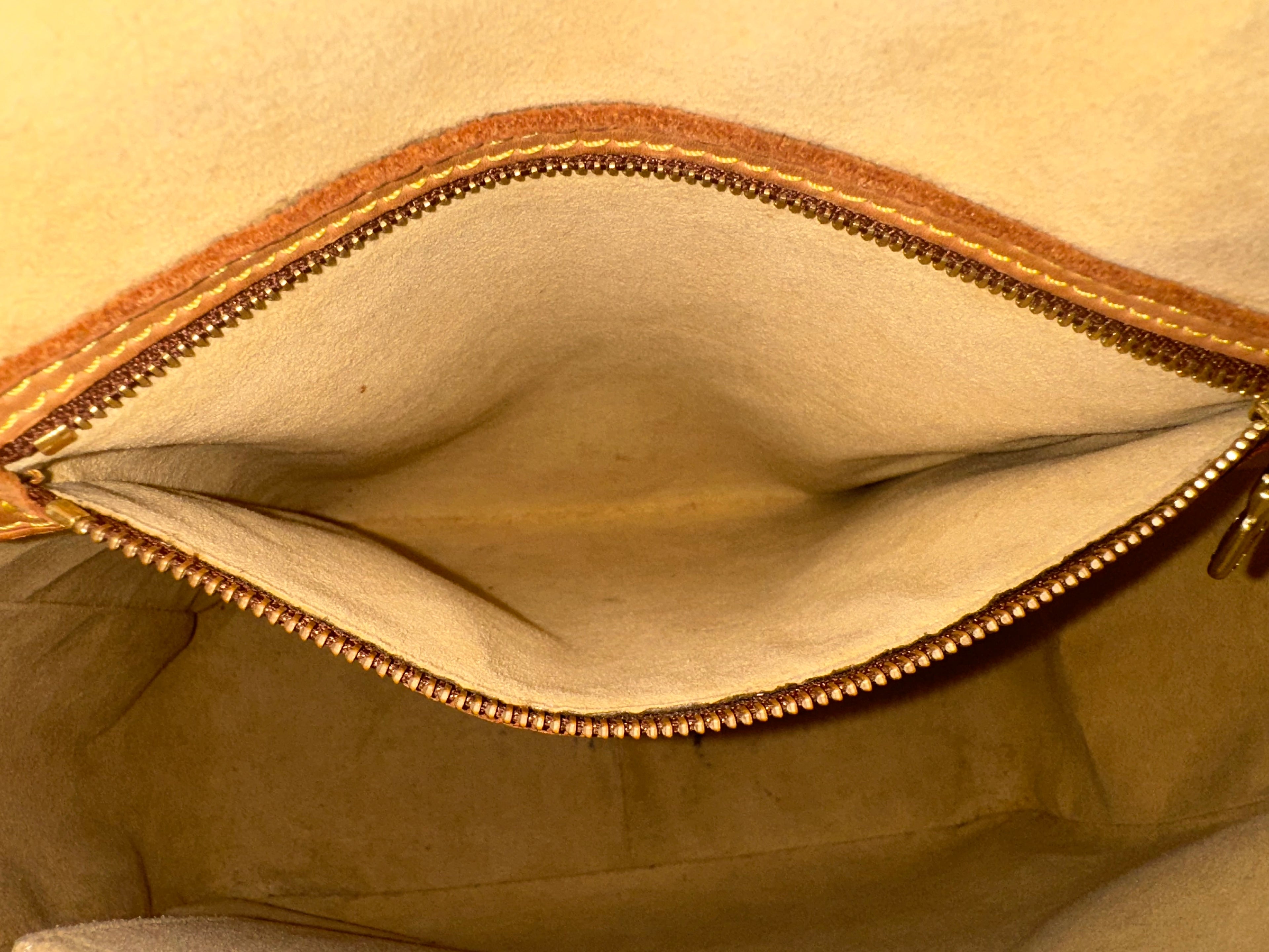 Louis Vuitton Looping GM