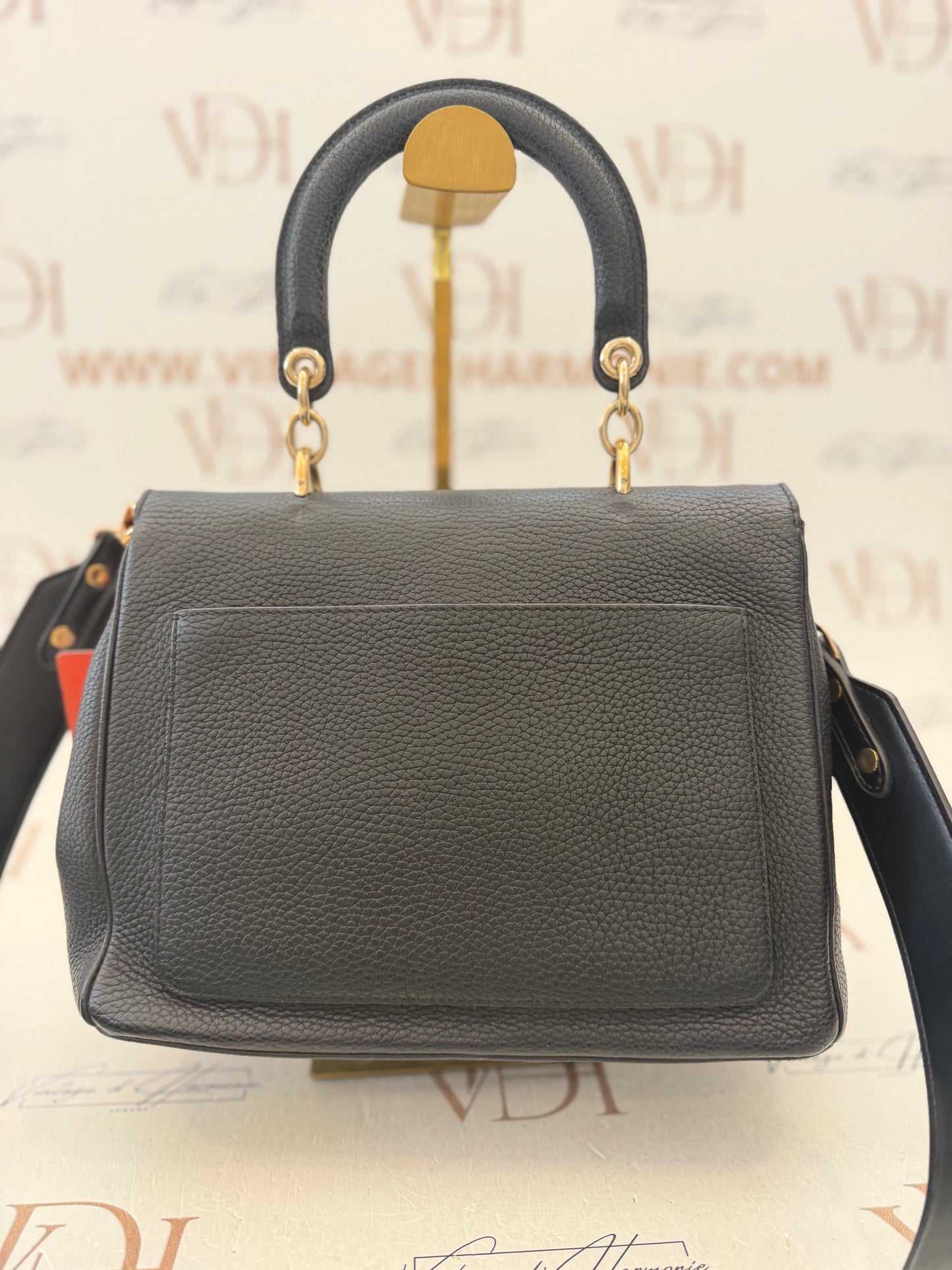 383675-Dior Be
