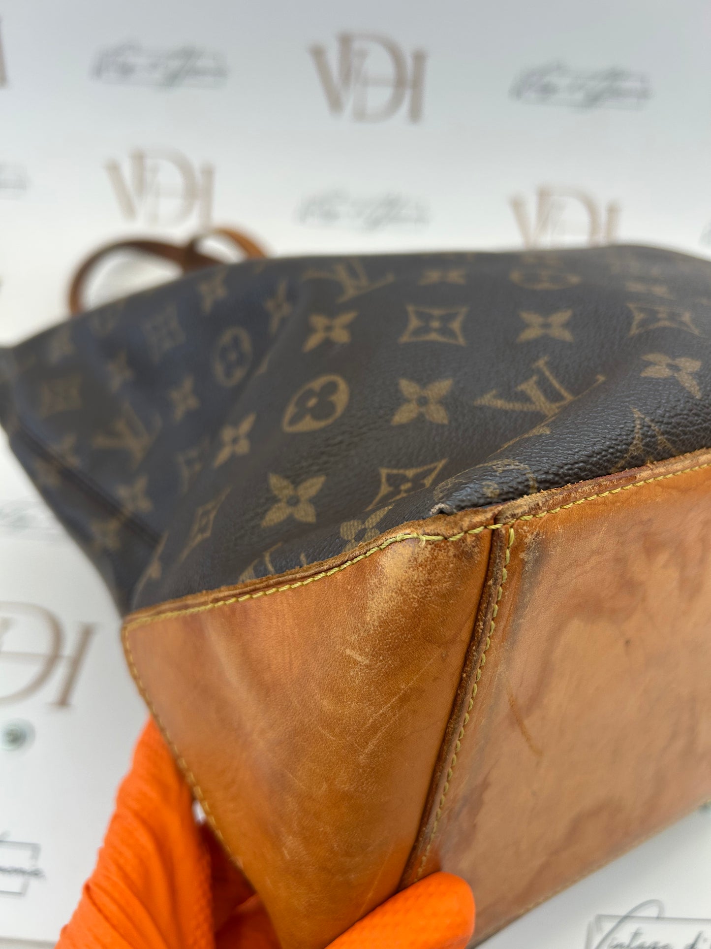 018211 - Louis Vuitton Cabas Mezzo