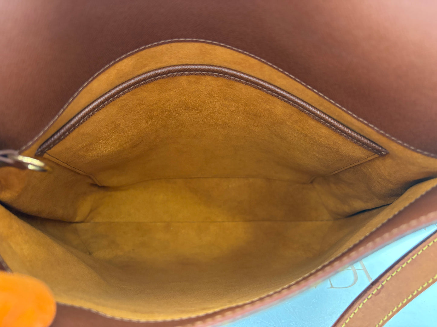 018327 - Louis Vuitton Musette