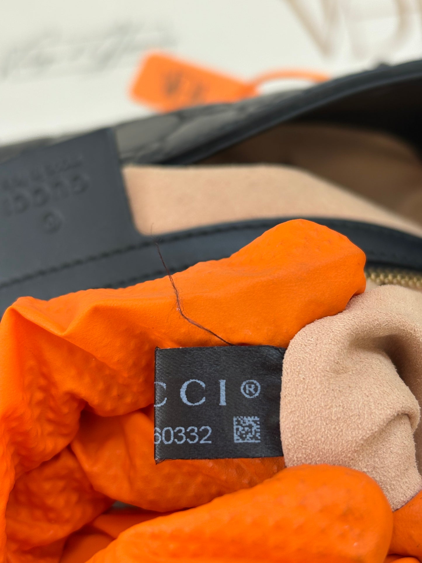 384279 - Gucci