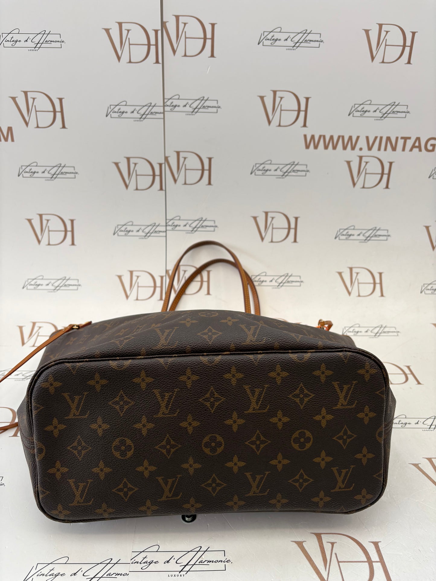 383924- Louis Vuitton Neverfull
