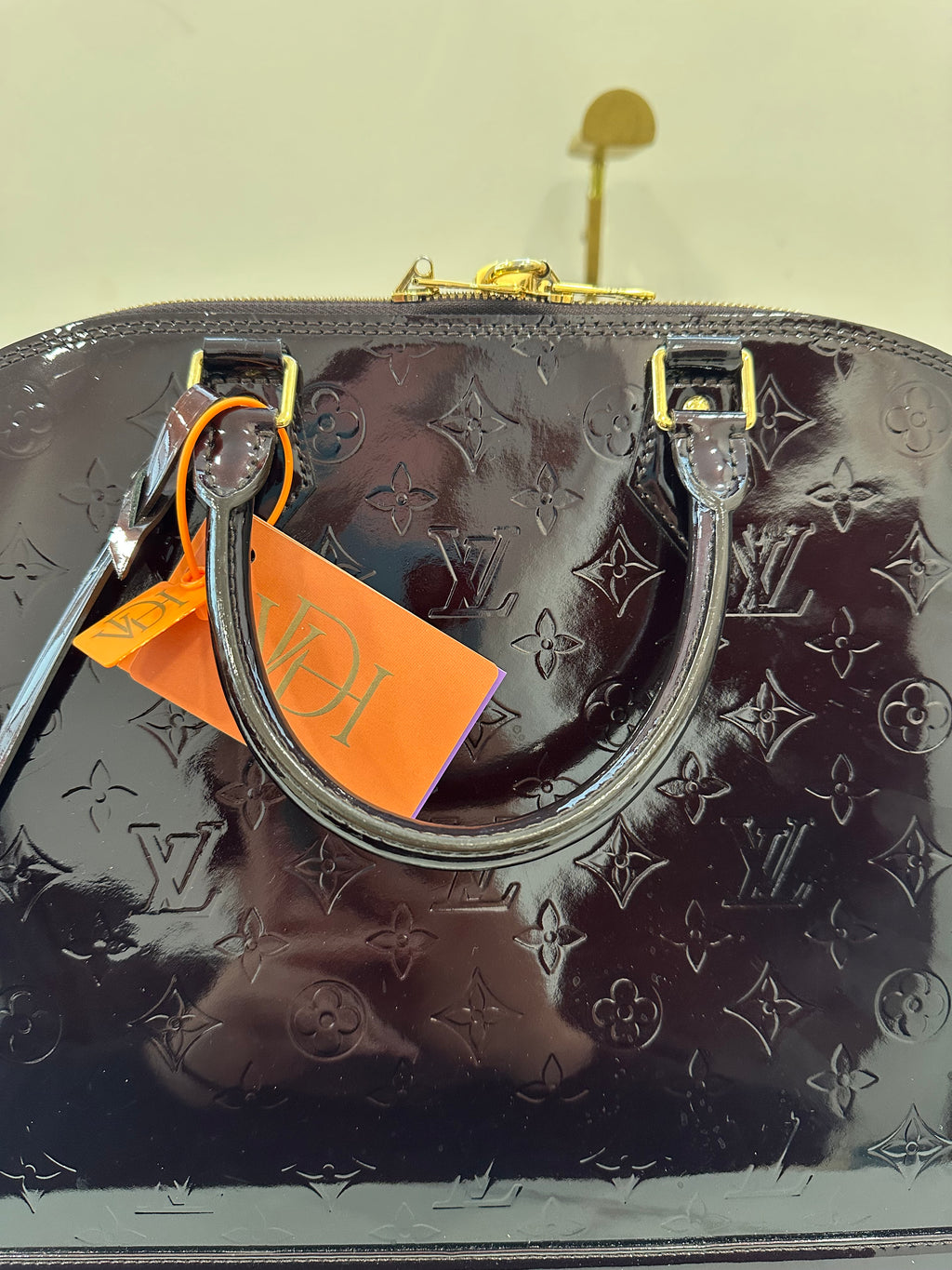 Louis Vuitton Alma Vernis Black