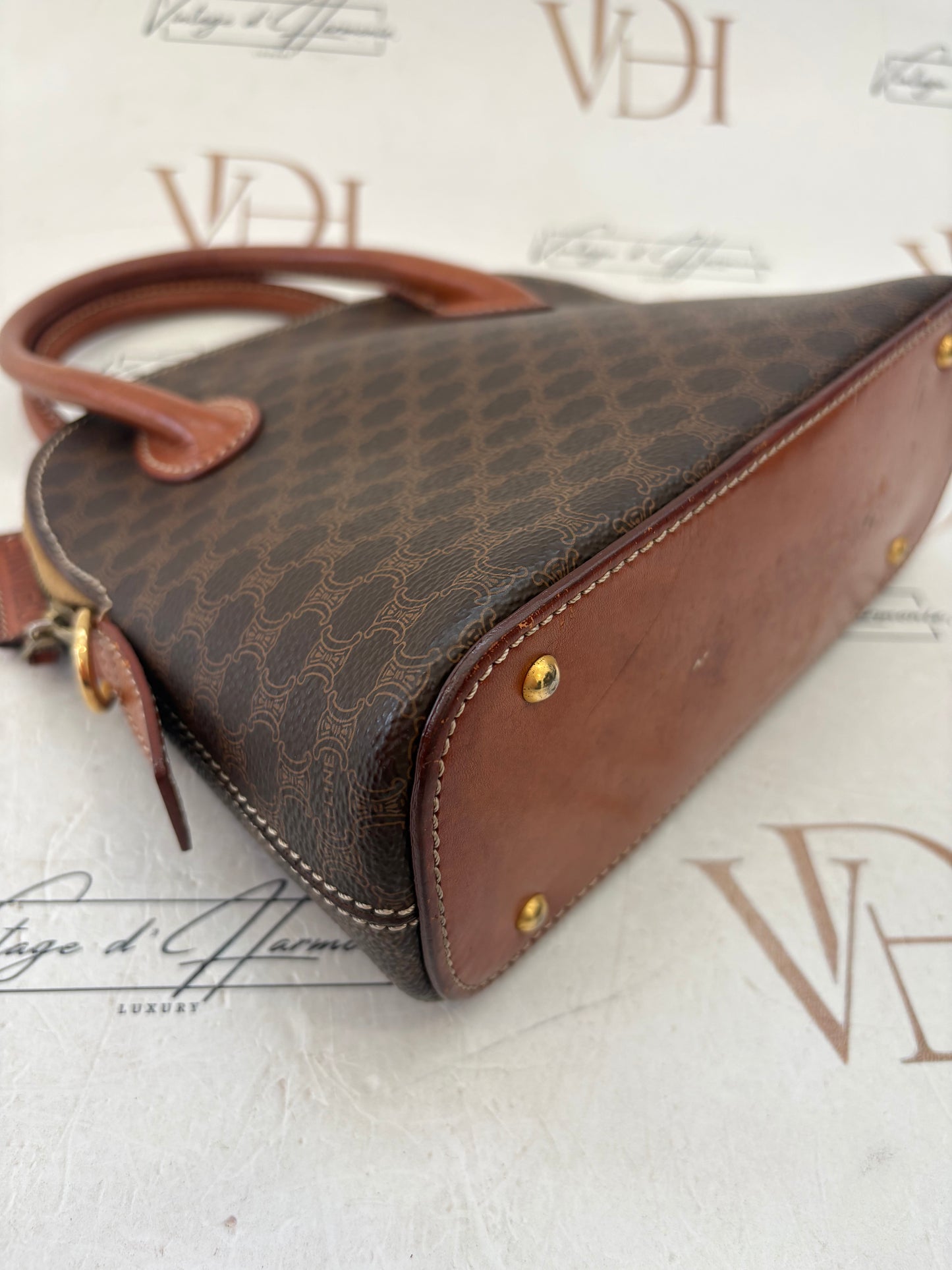 018082 - Céline Brown PVC Macadam