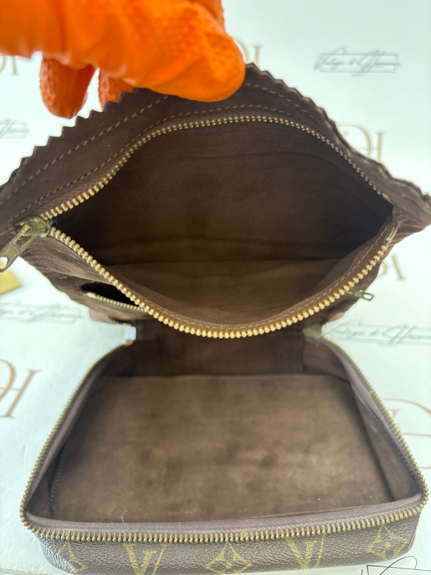 017683 - Louis Vuitton Pochette Montecarlo