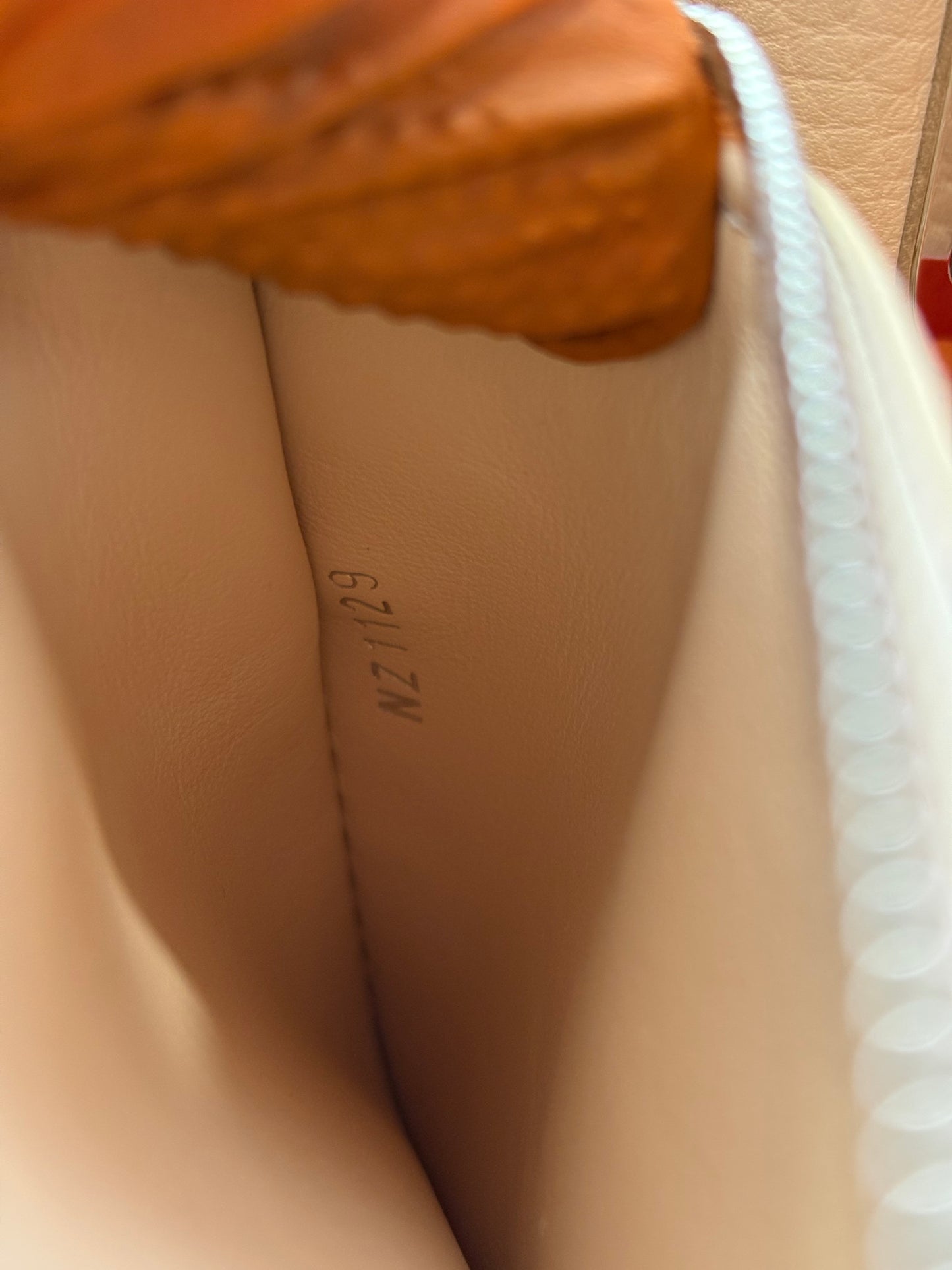 384297 - Louis Vuitton Capucines BB