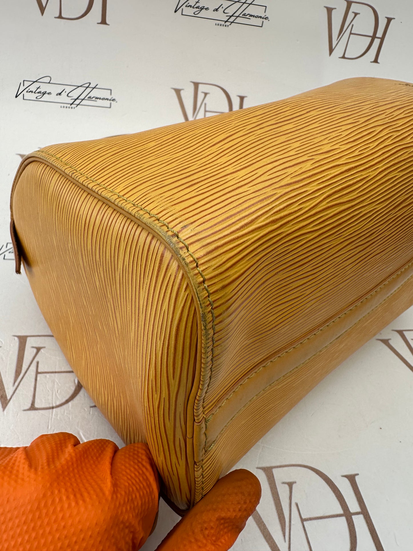 382942 - Louis Vuitton Speedy 25 Epi Yellow