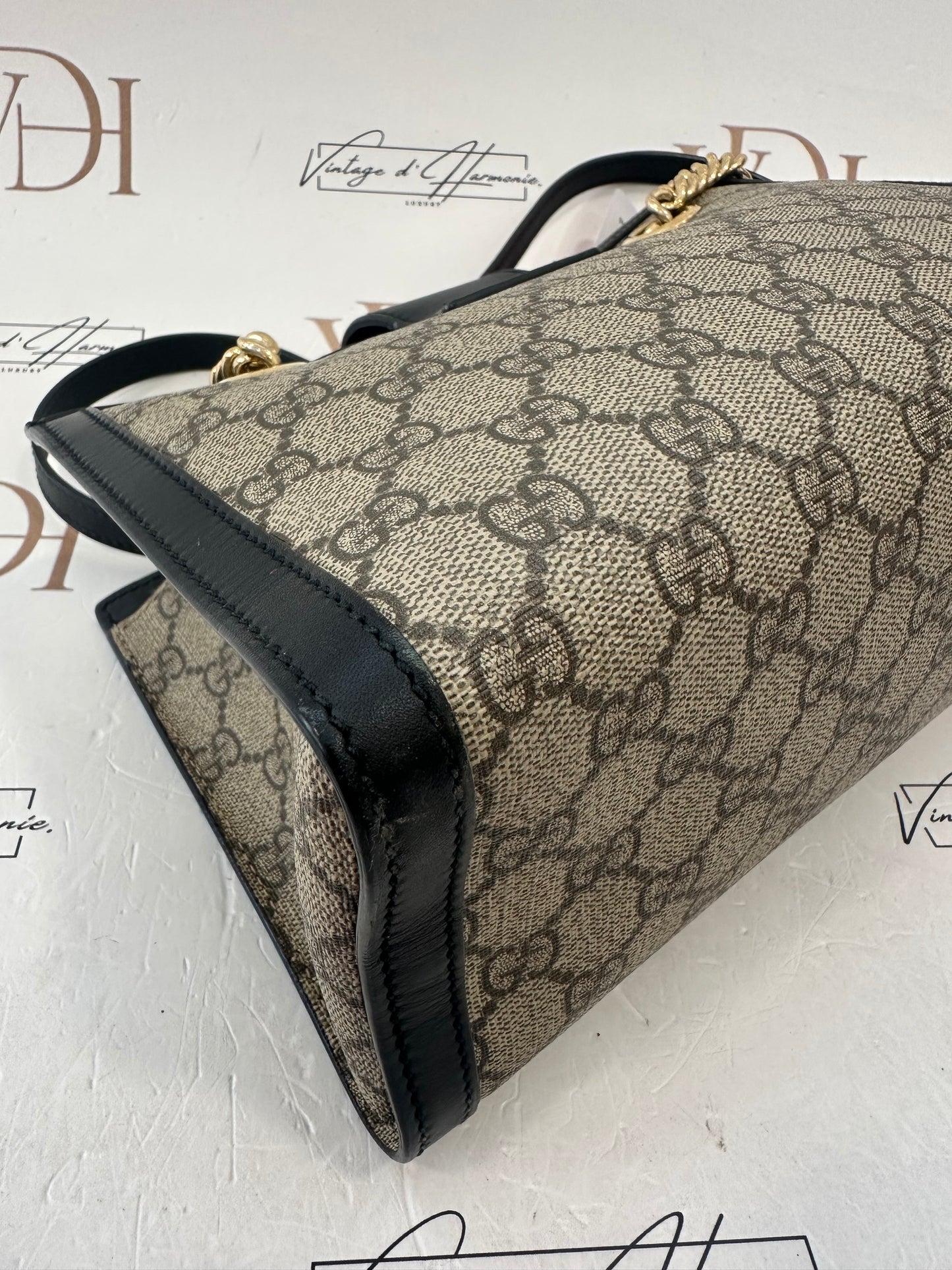 382218 - Gucci Padlock