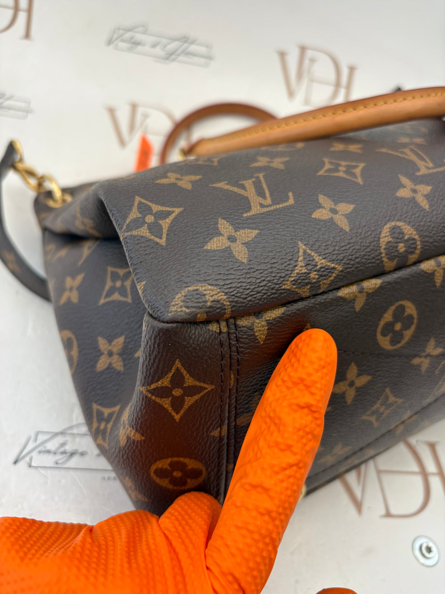 383836 - Louis Vuitton Pallas