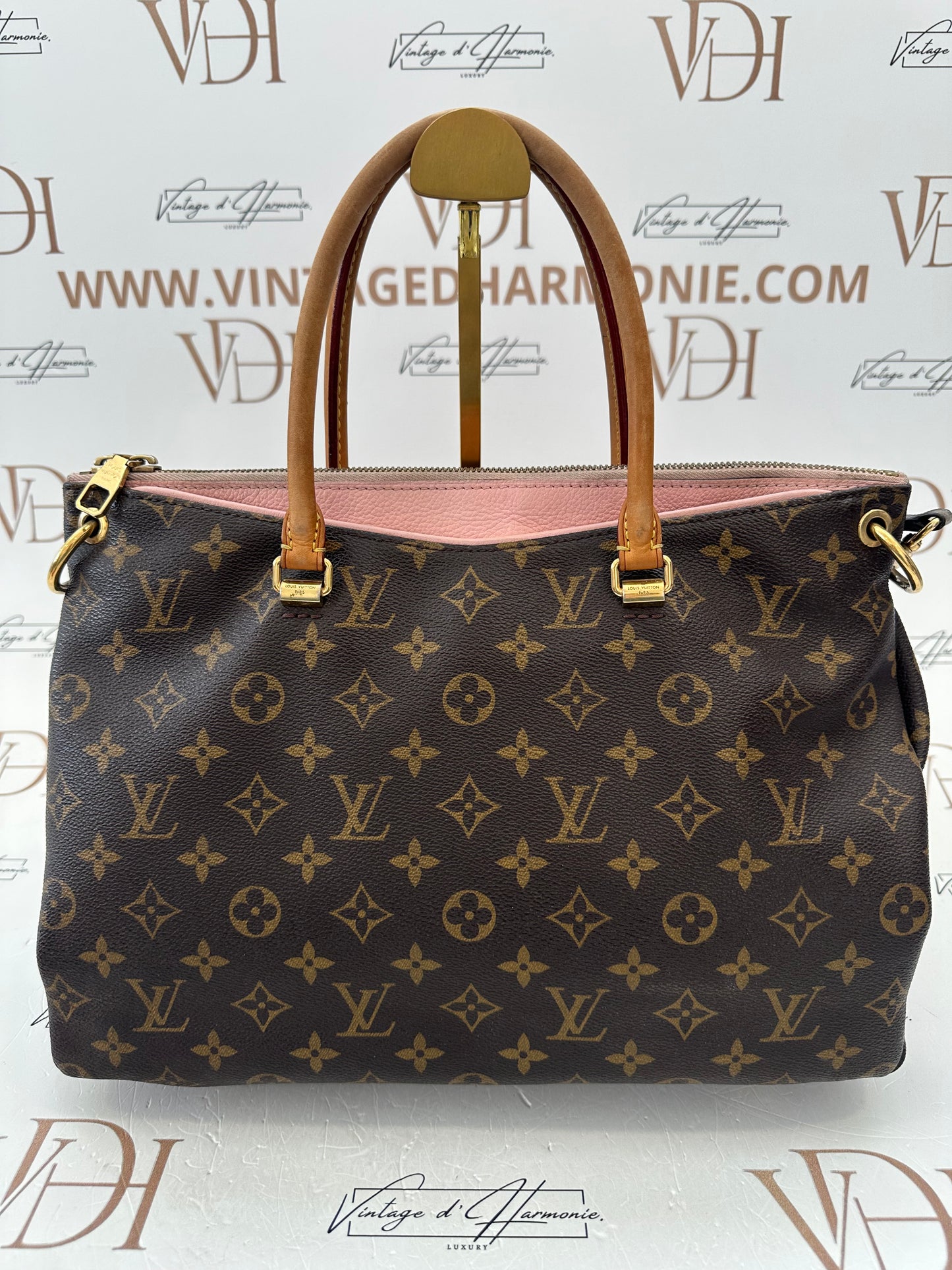 017803 - Louis Vuitton Pallas