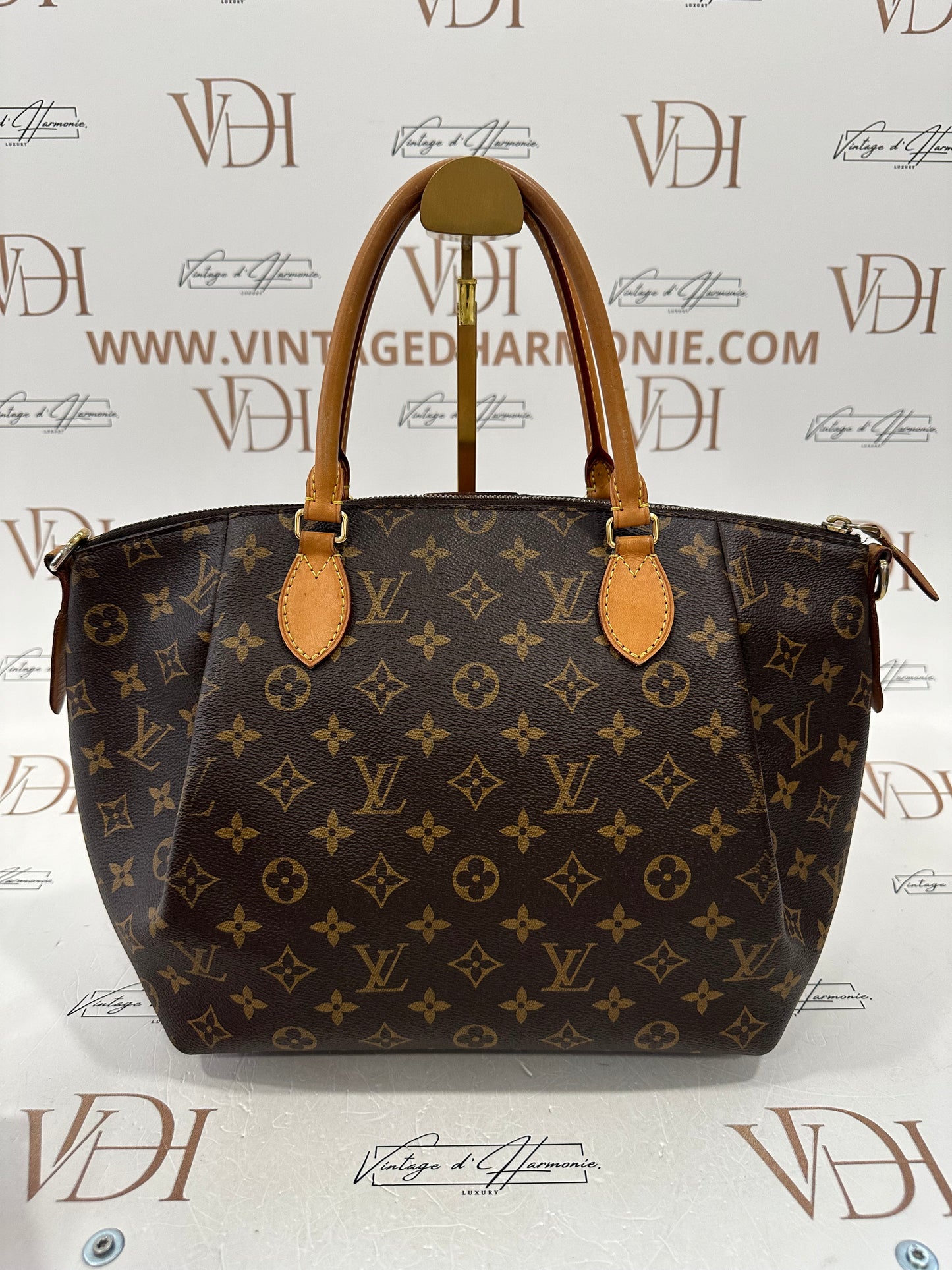 382759 - Louis Vuitton Turenne