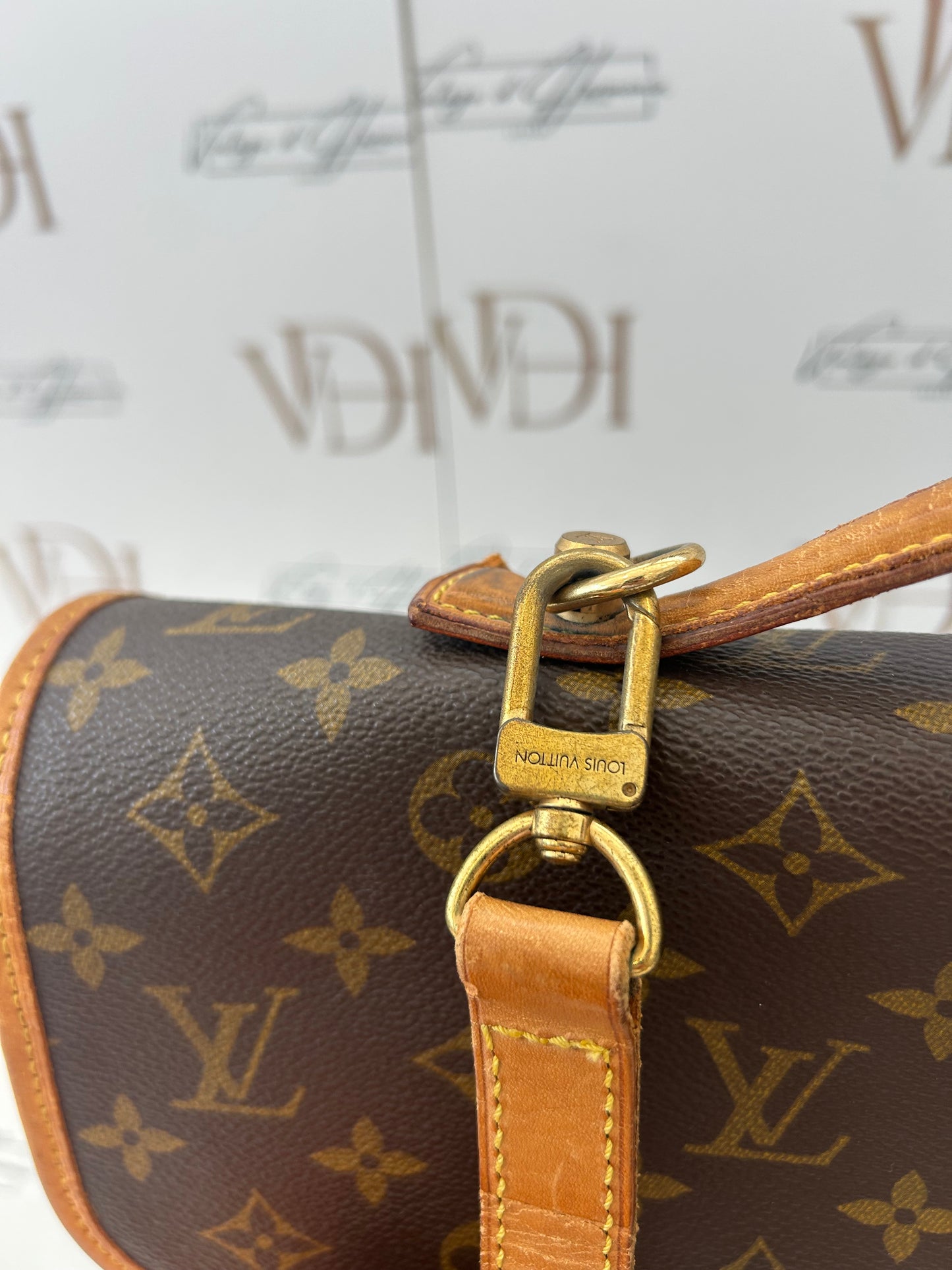 018325 - Louis Vuitton Beverly
