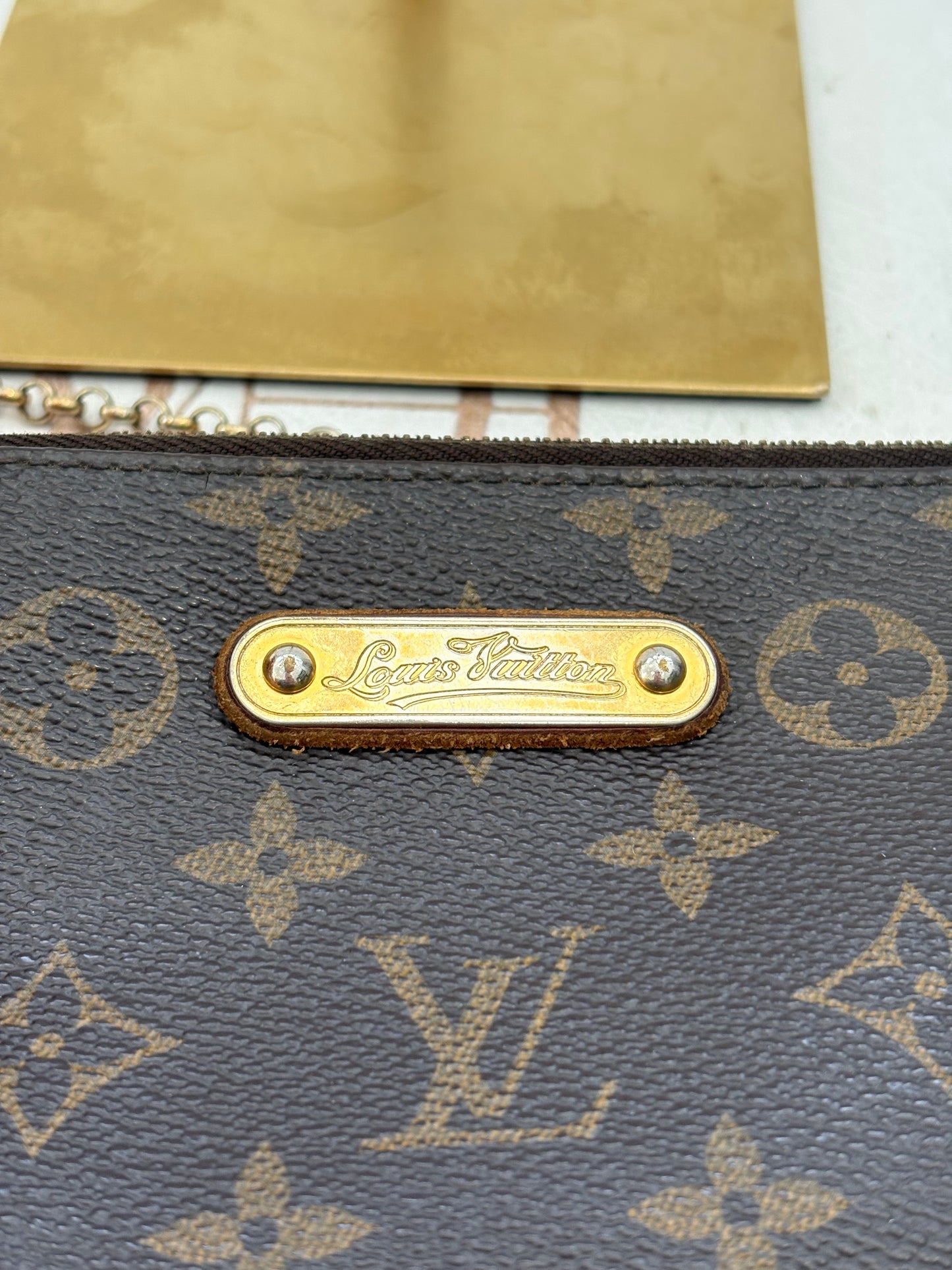 017167 - Louis Vuitton Milla MM