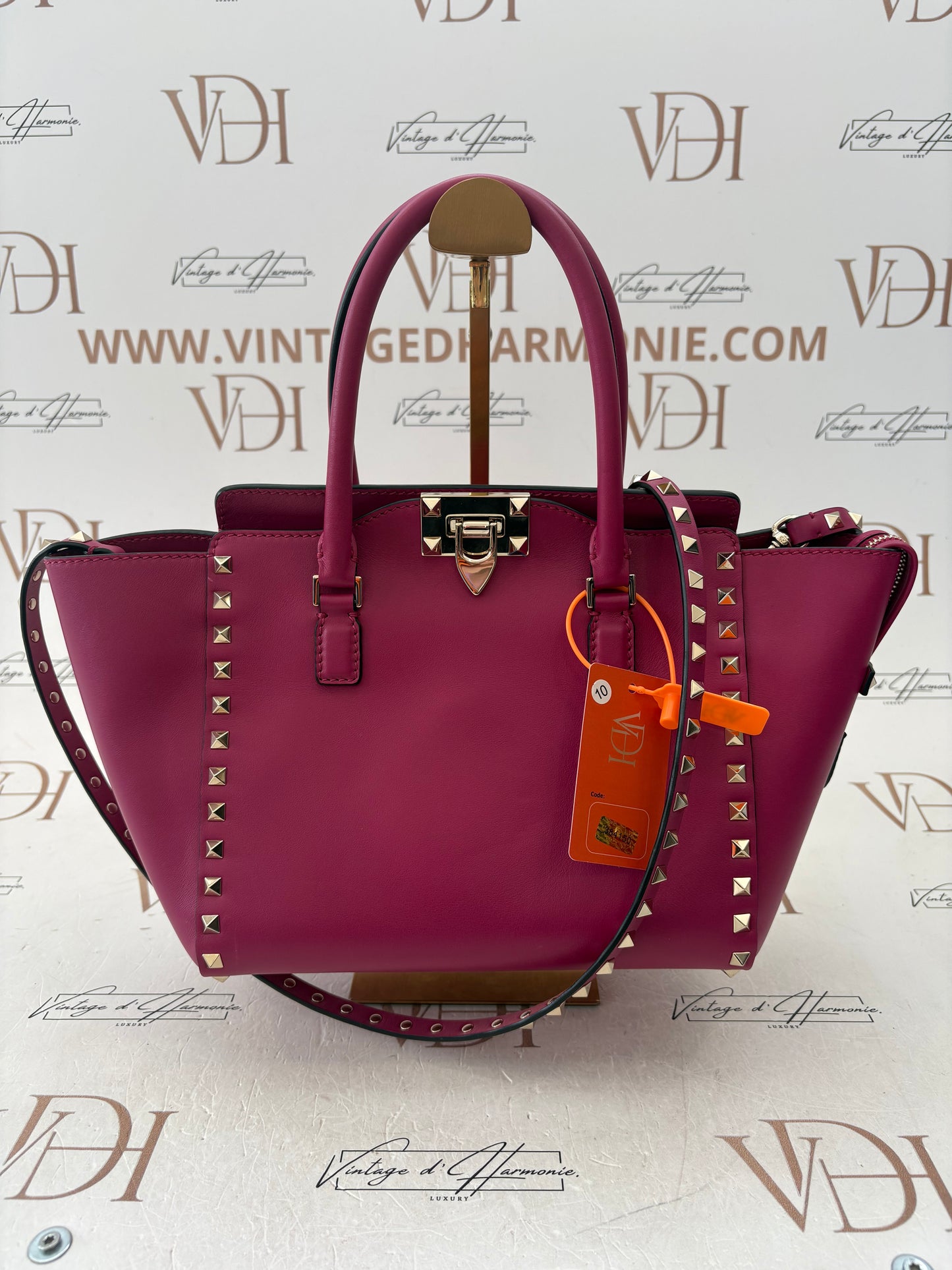 384150 - Valentino Rockstud