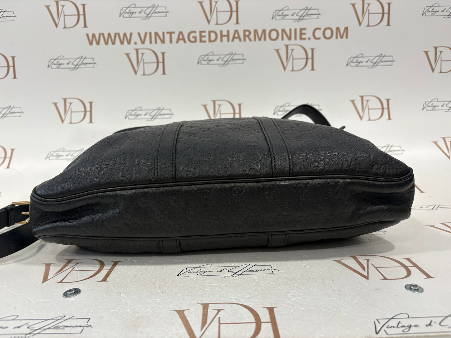 383284 - Gucci Messenger