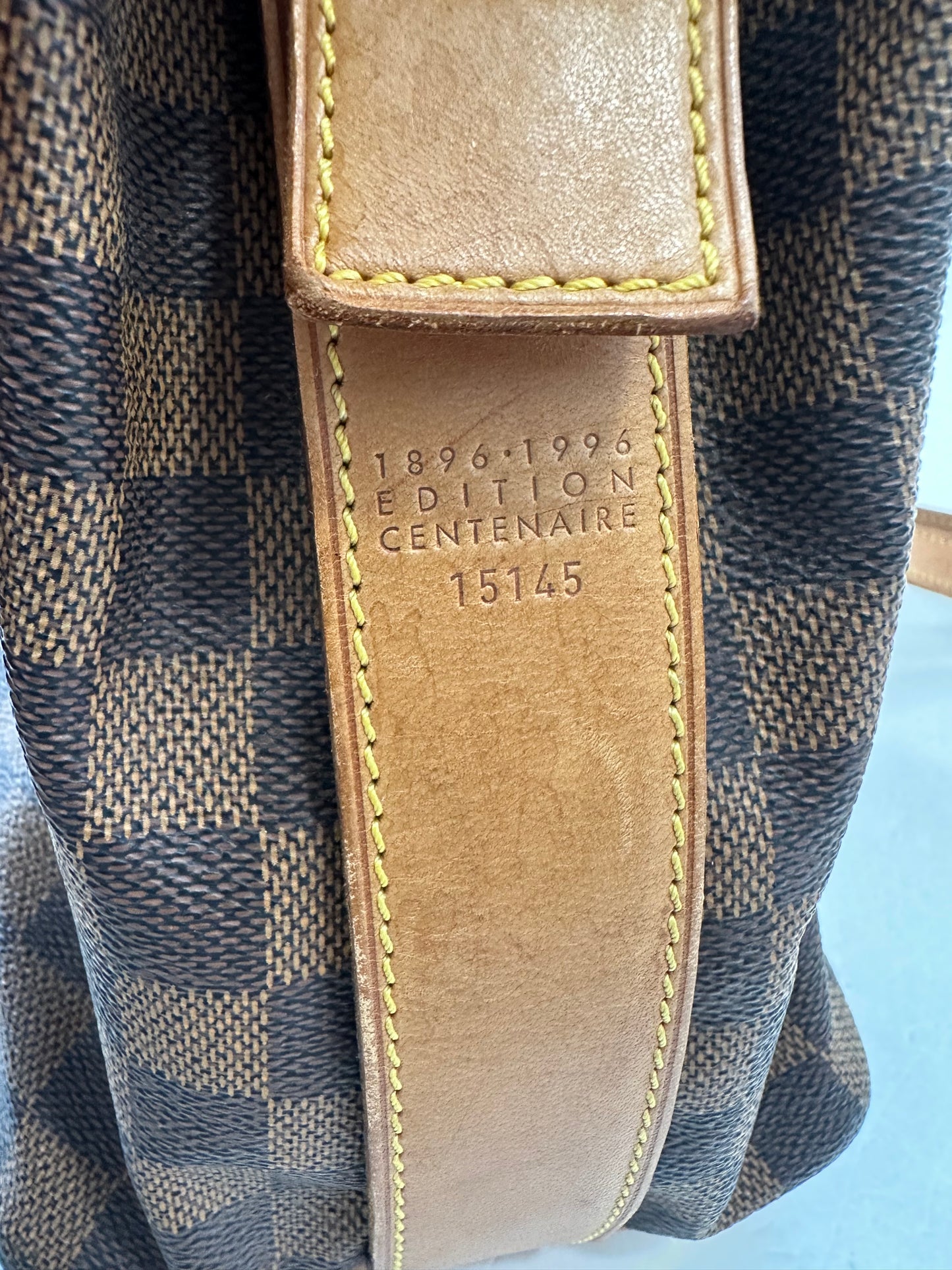 017744 - Louis Vuitton Damier Colombine