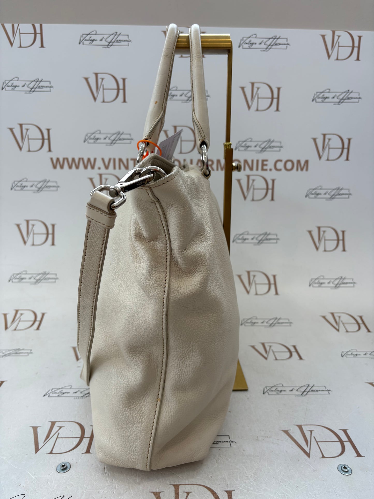 018352 - Prada Tote White
