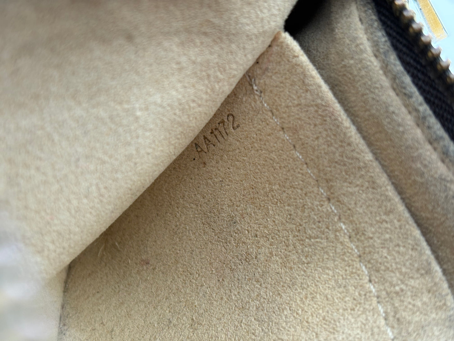 017167 - Louis Vuitton Milla MM