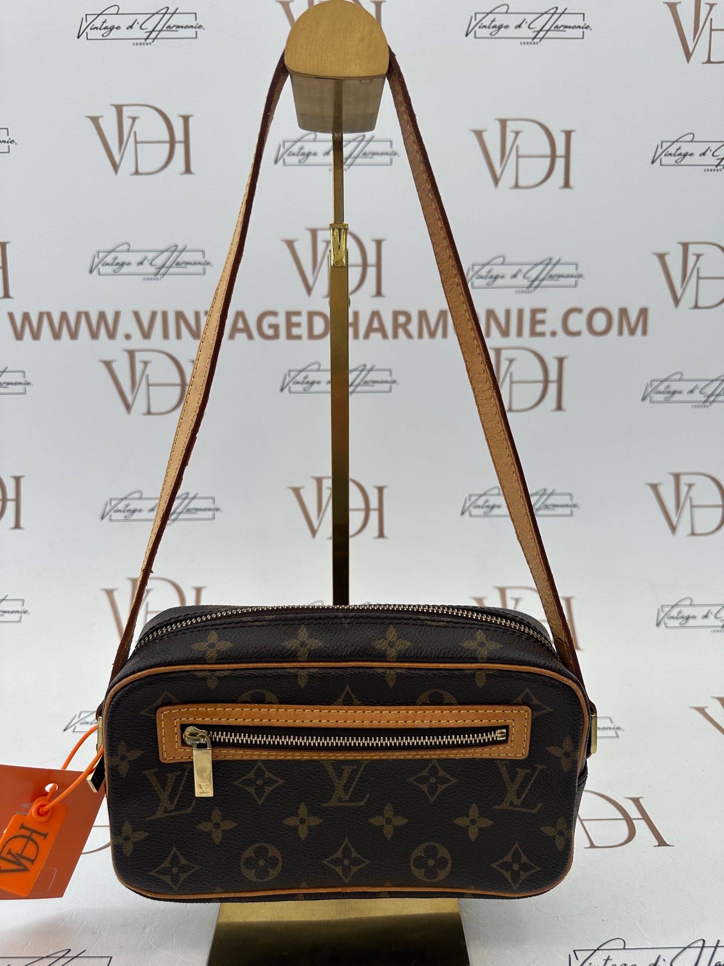 017763 - Louis Vuitton Pochette Cite