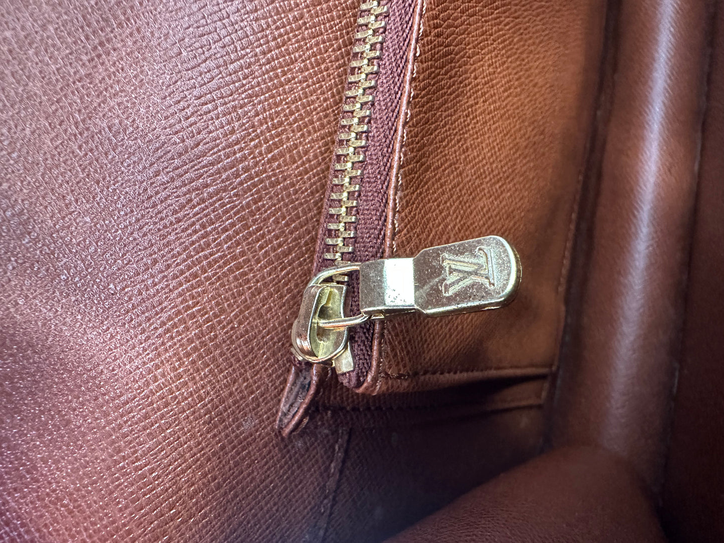 017854 - Louis Vuitton Concorde
