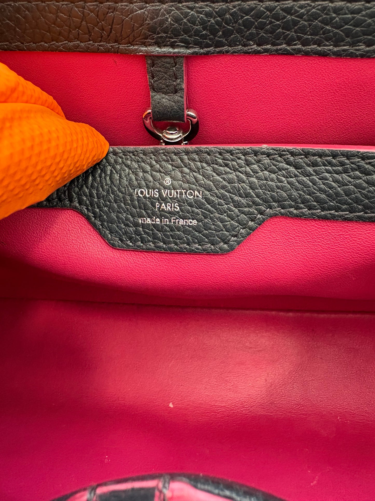 383111 - Louis Vuitton Capucines
