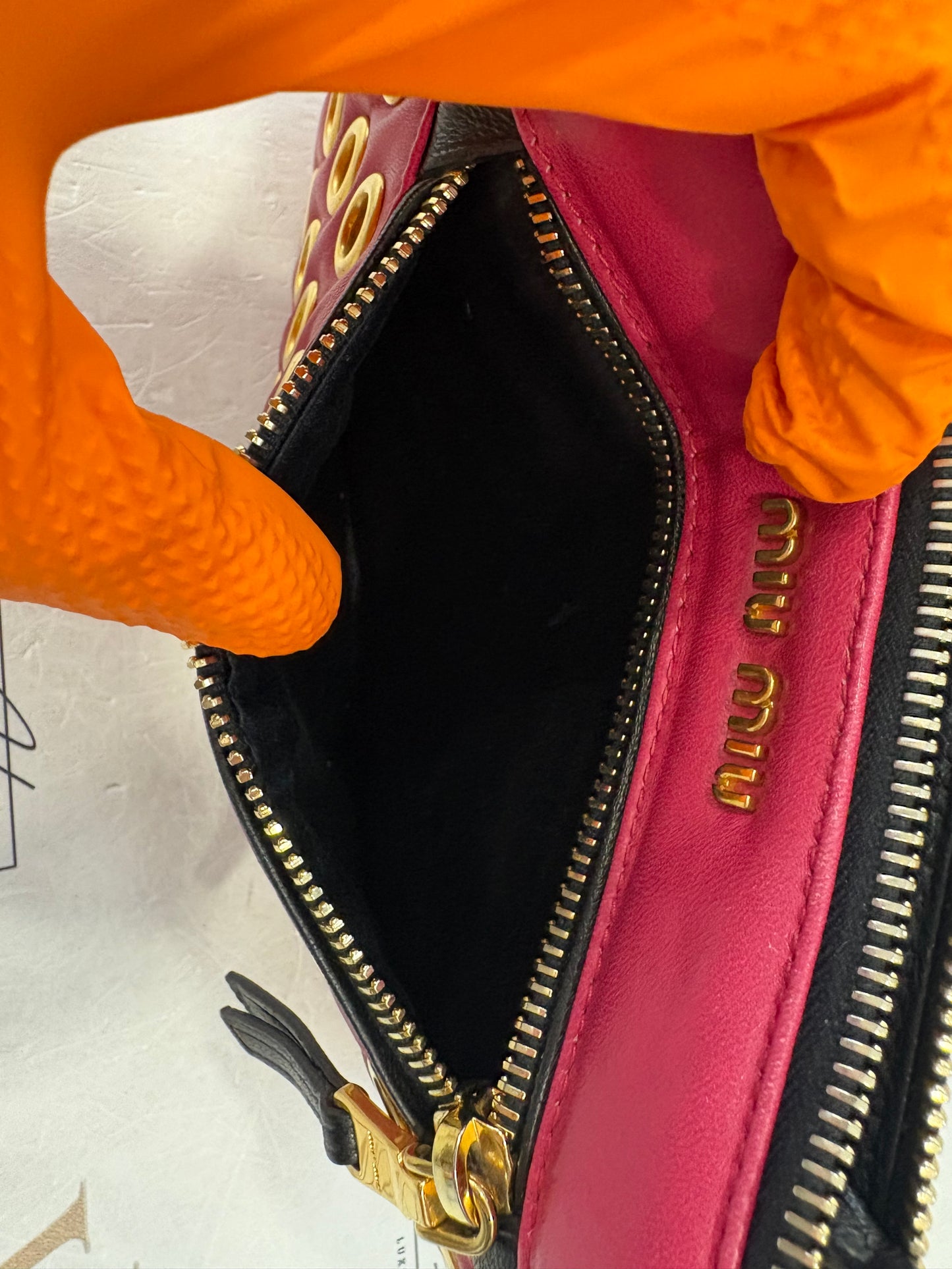 383227 - Miu Miu Zipper Wallet