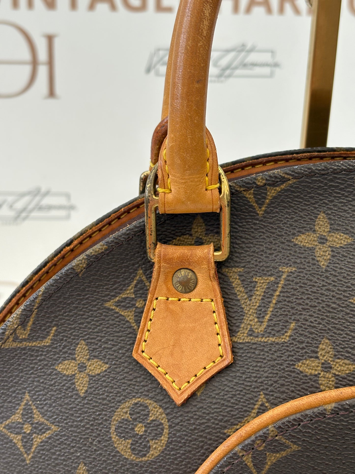 018054 - Louis Vuitton Ellipse