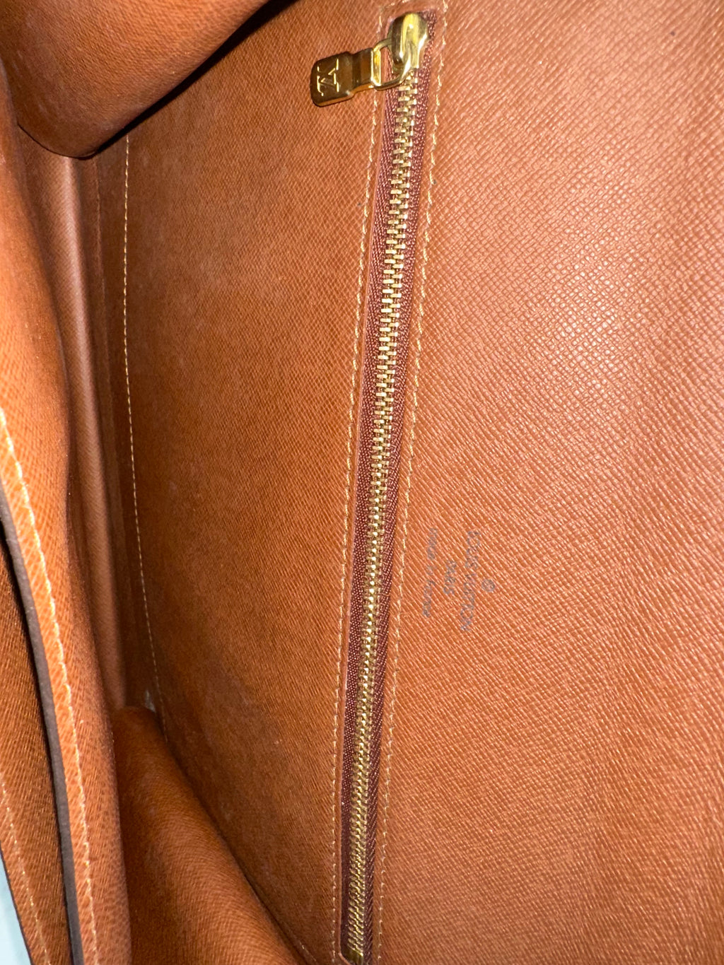 Louis Vuitton Monceau 28