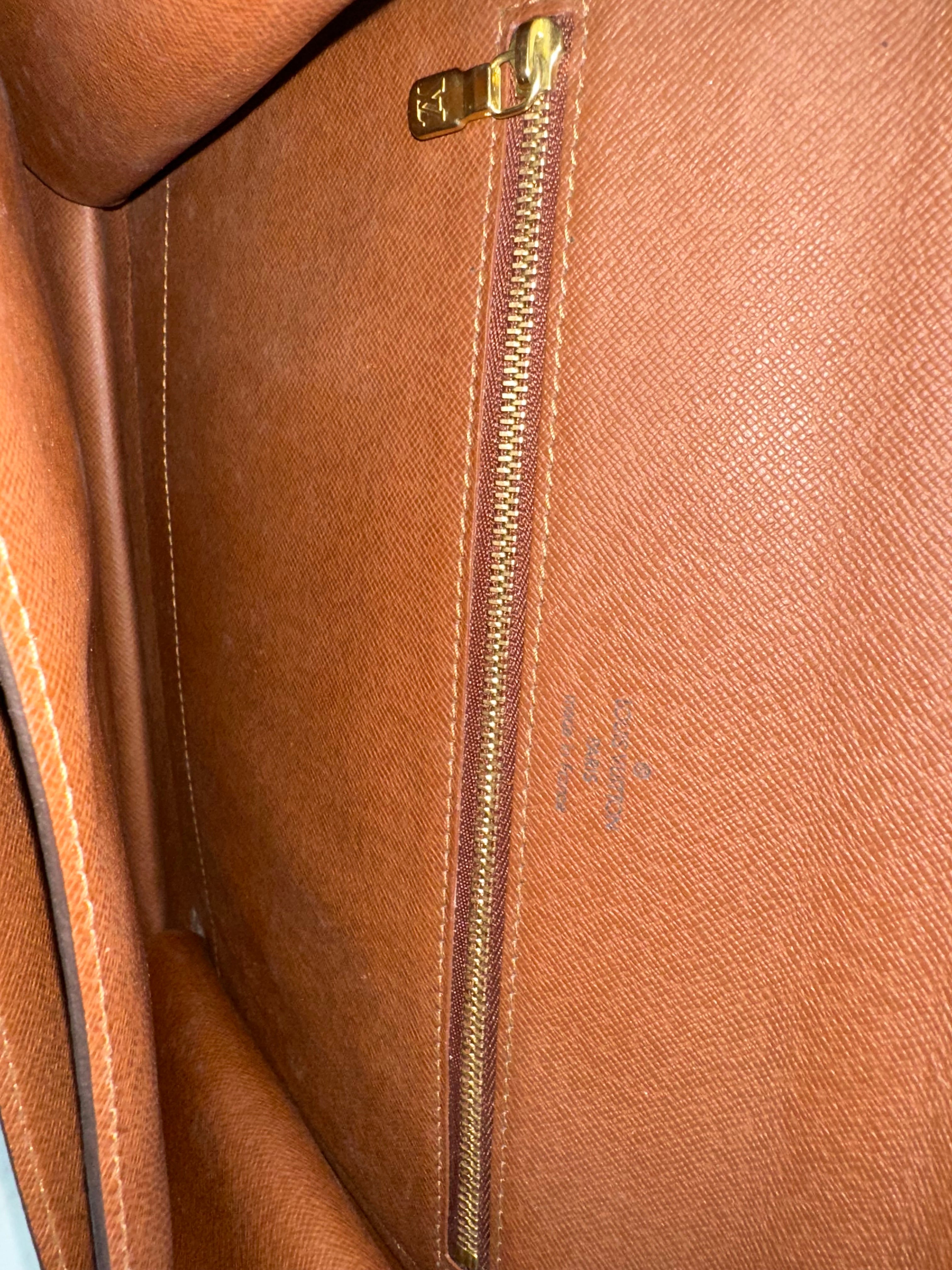 Louis Vuitton Monceau 28