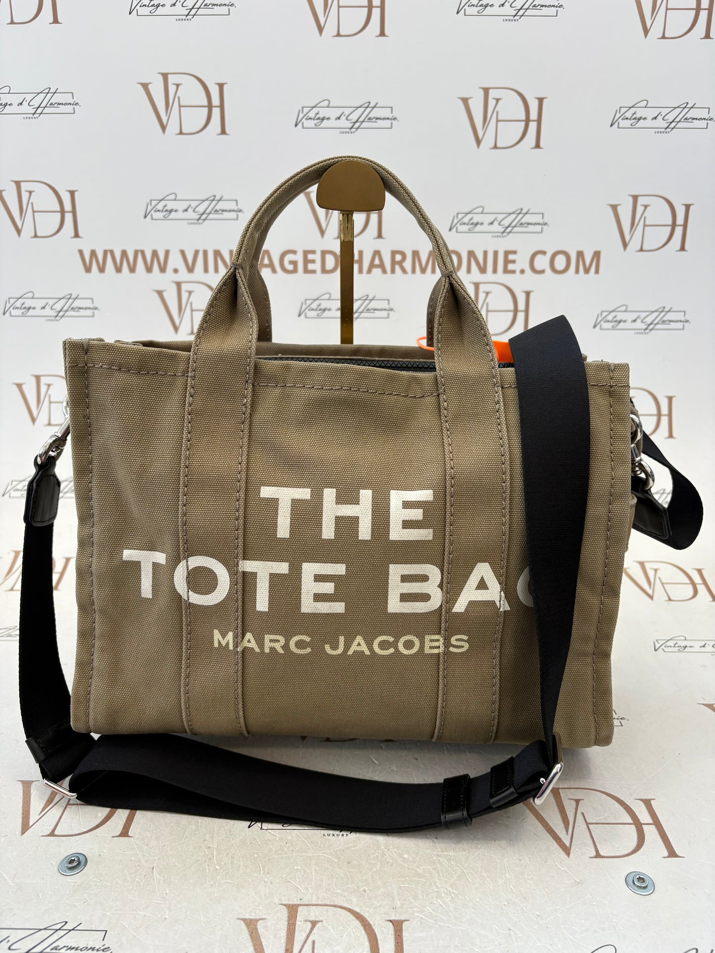 383684 - Marc Jacobs Traveler