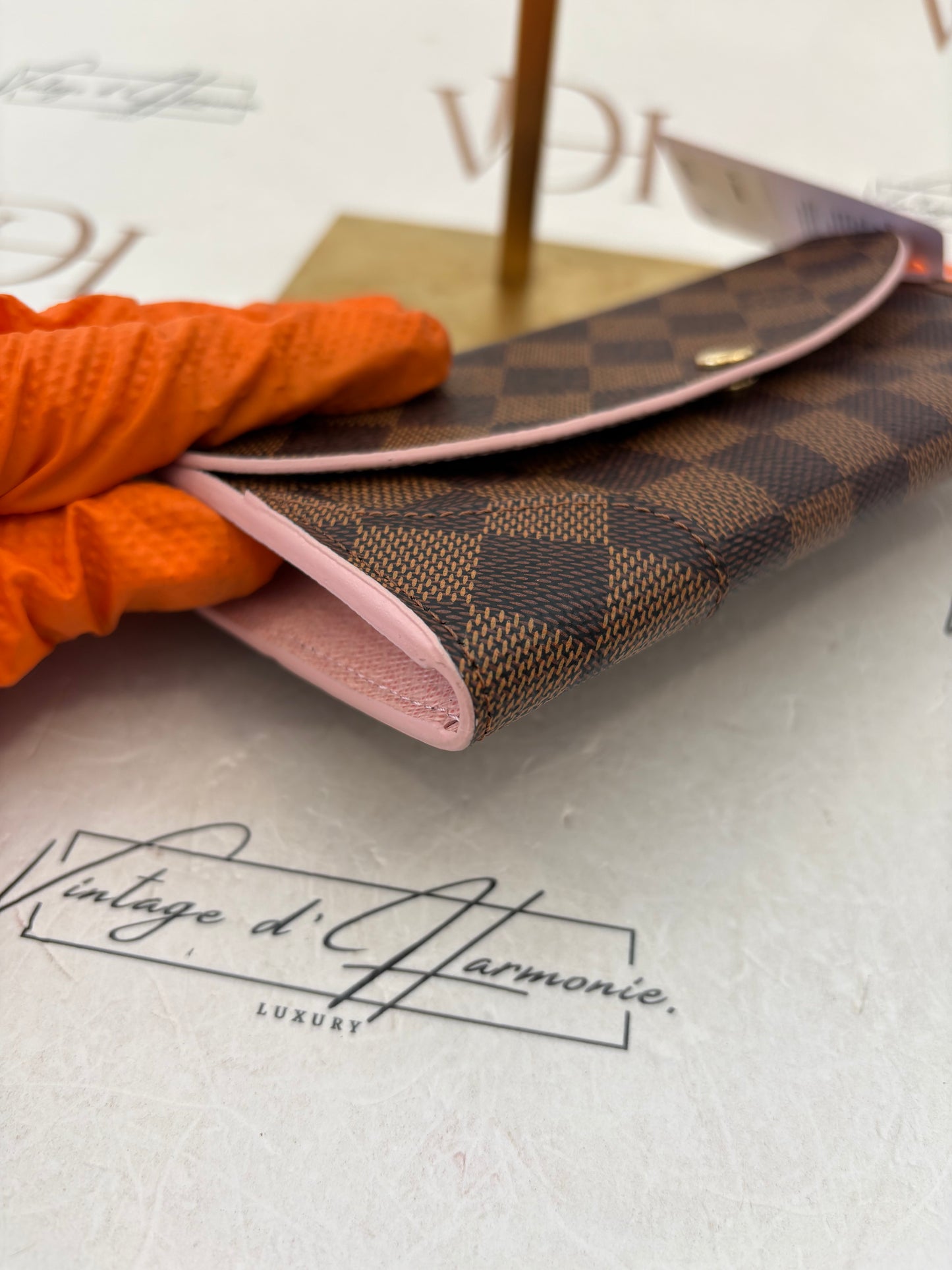 383269 - Louis Vuitton Caissa Wallet