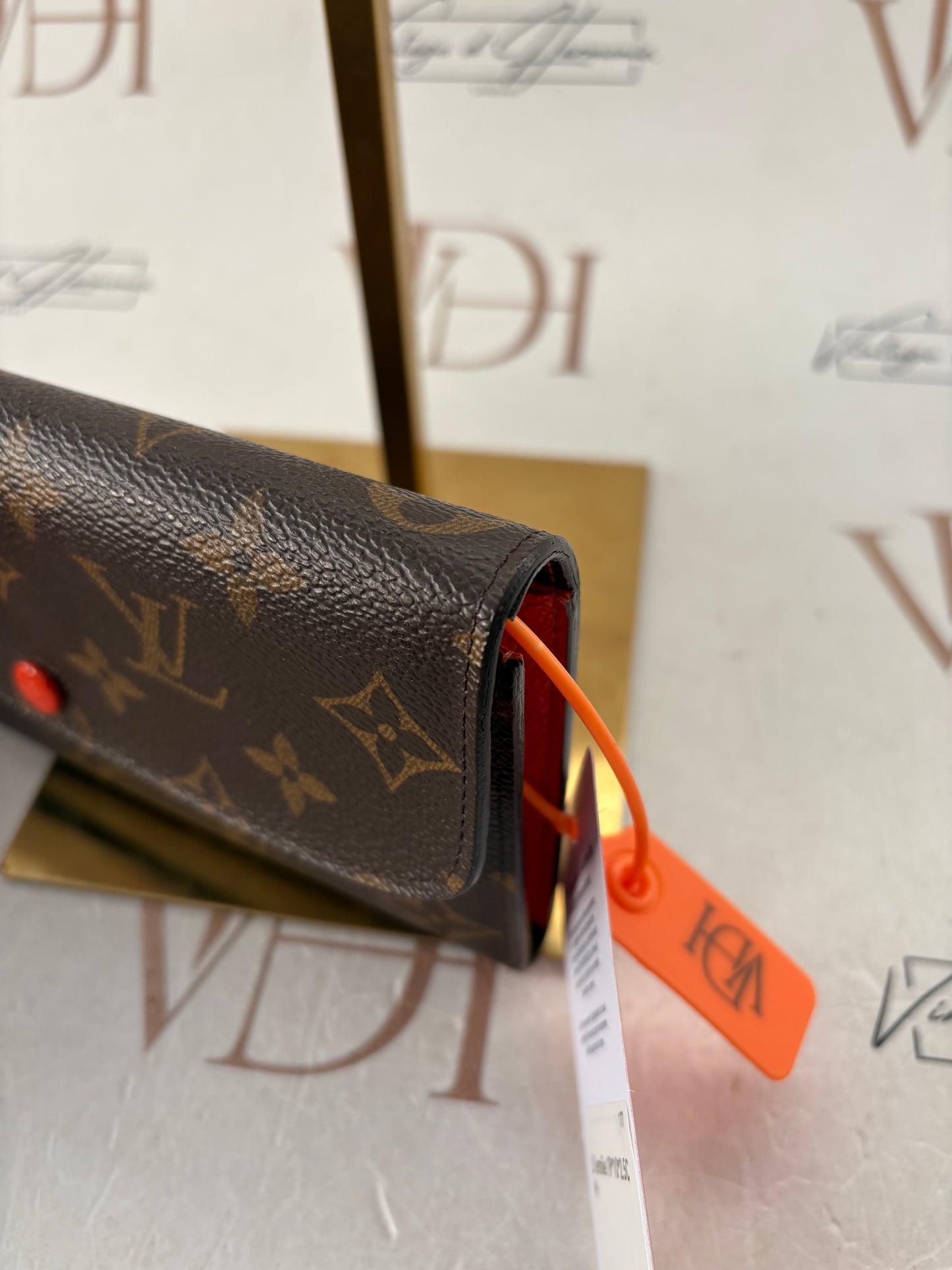 383599 - Louis Vuitton Emilie