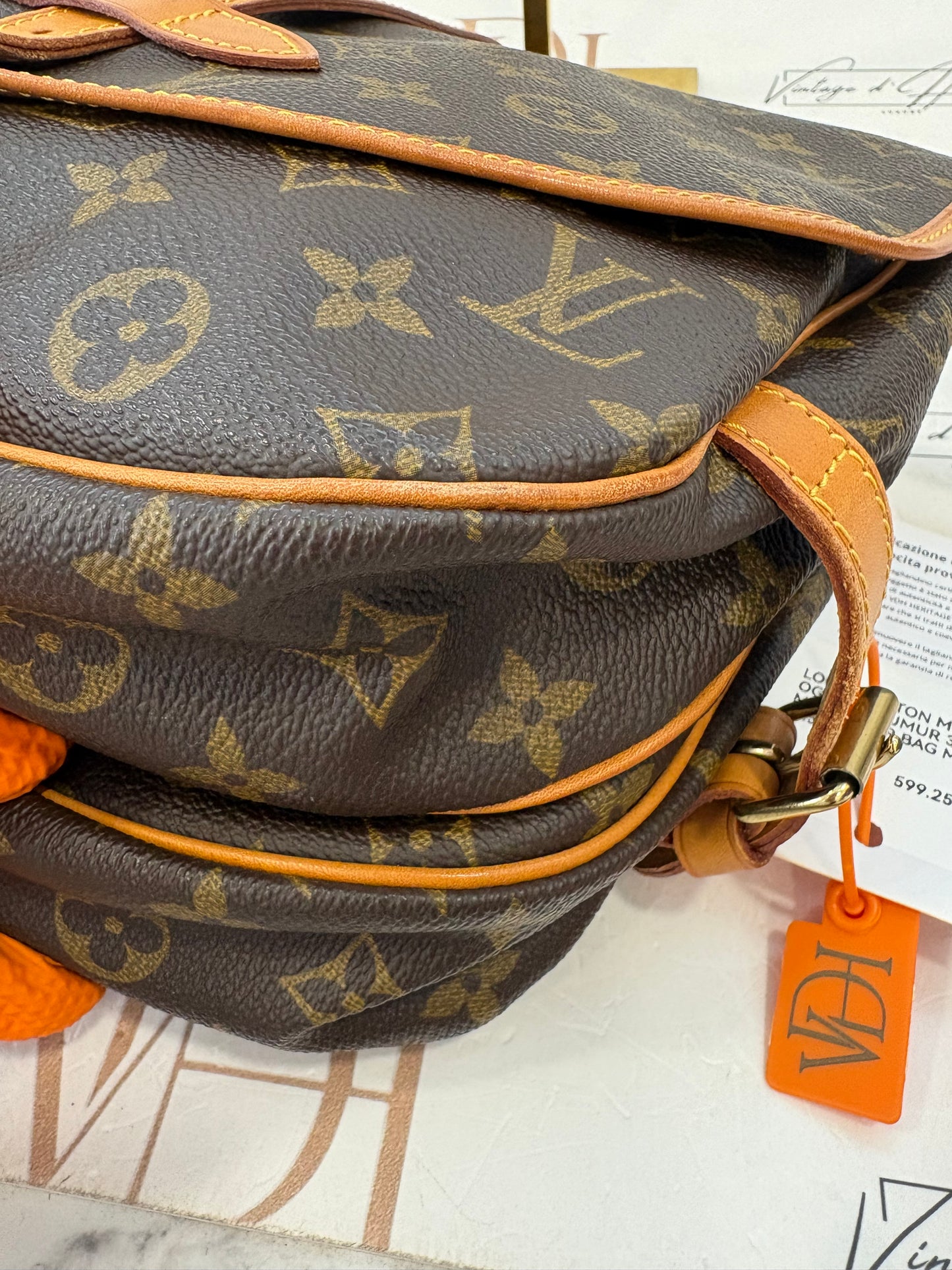 017643 - Louis Vuitton Saumur 30