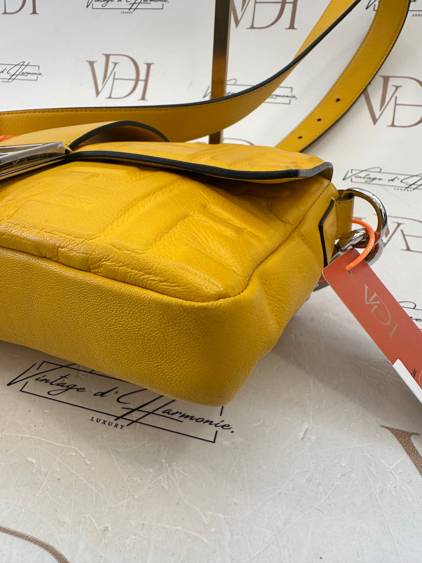 382667 - Fendi Baguette