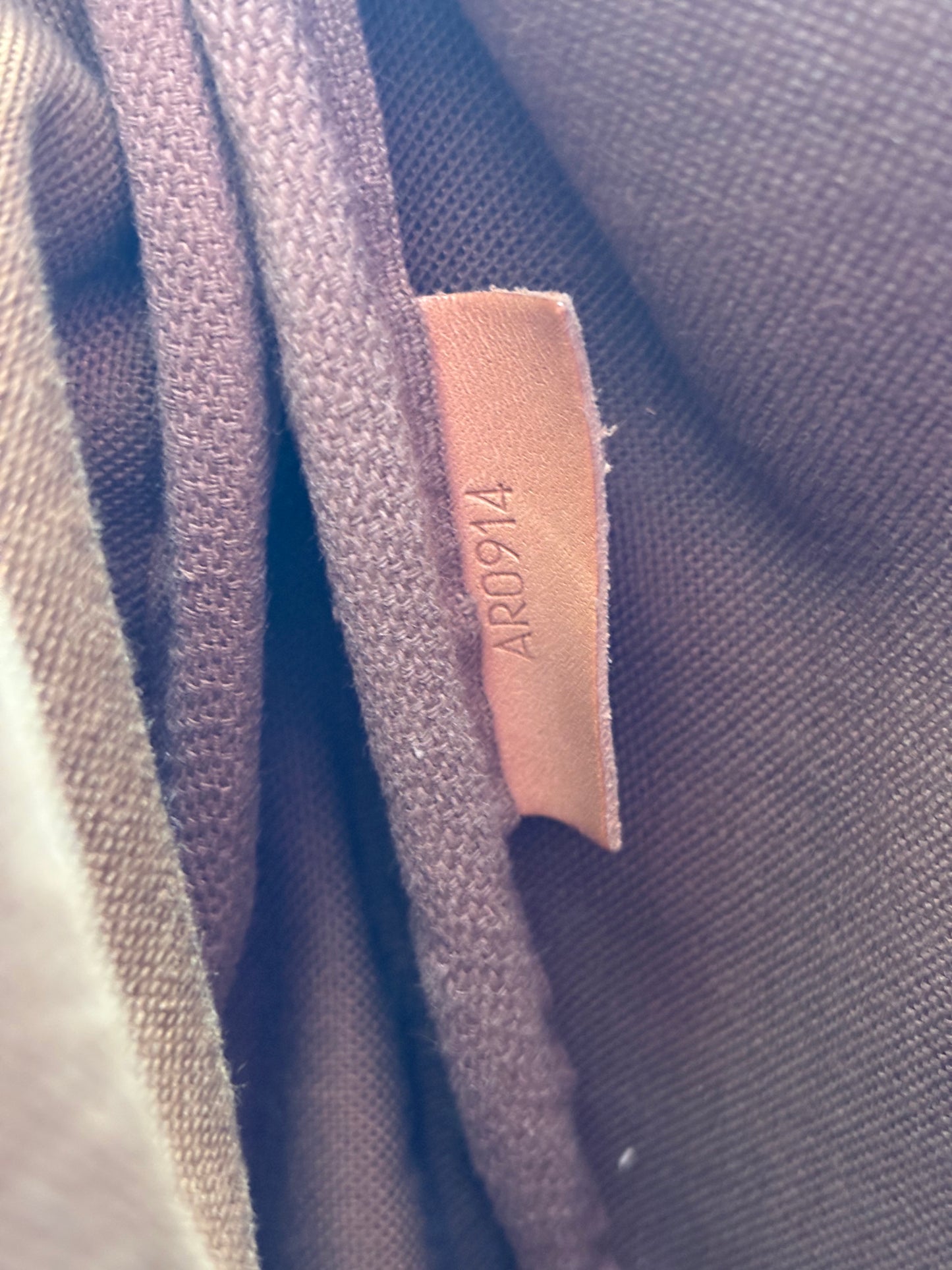 018283 - Louis Vuitton Saumur 30