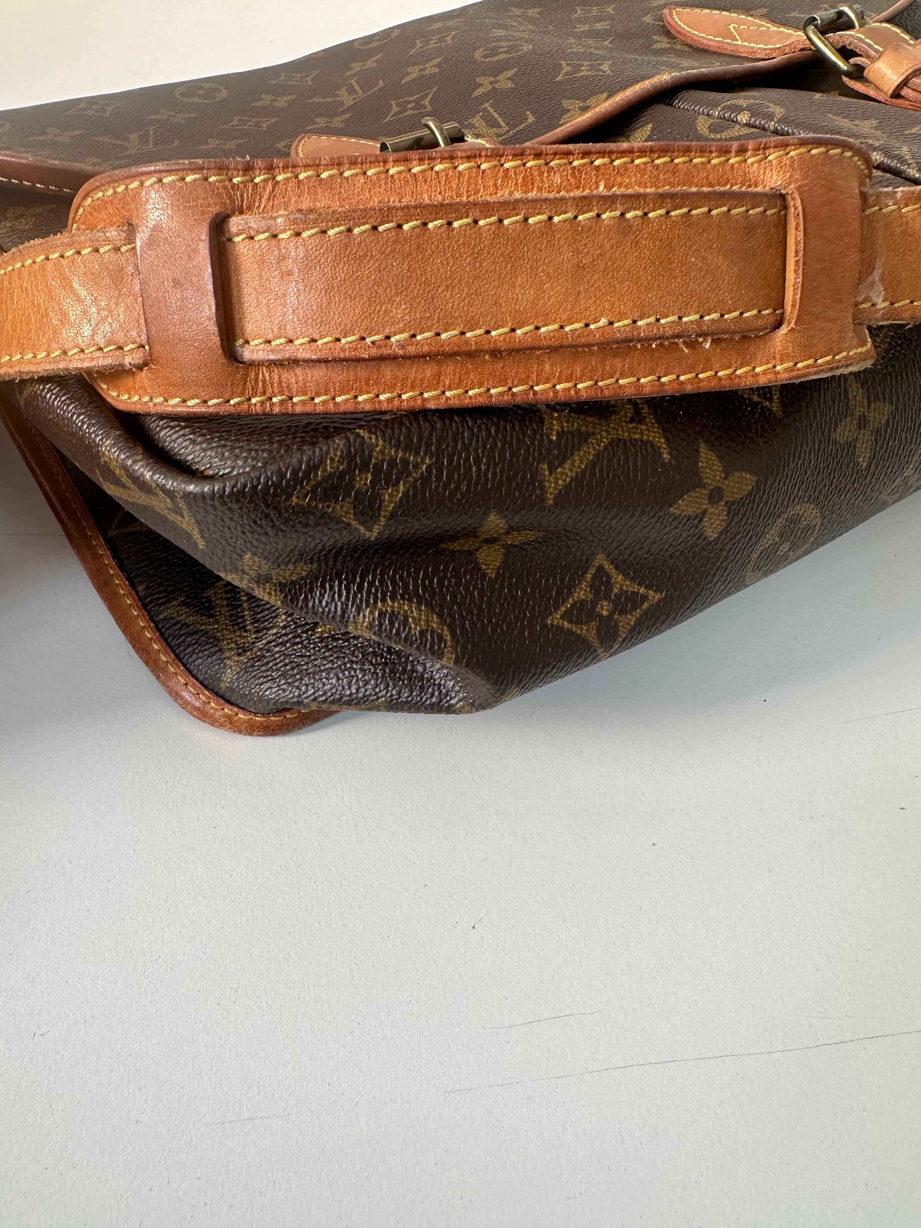 Louis Vuitton Gibeciere GM