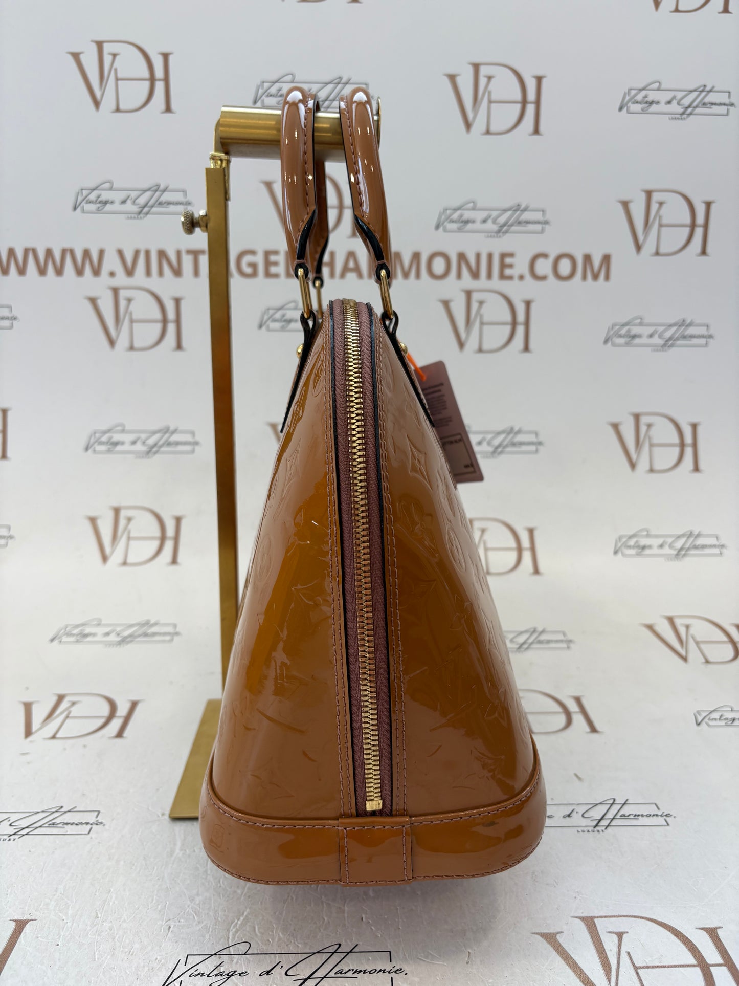 201399 - Louis Vuitton Alma Vernis