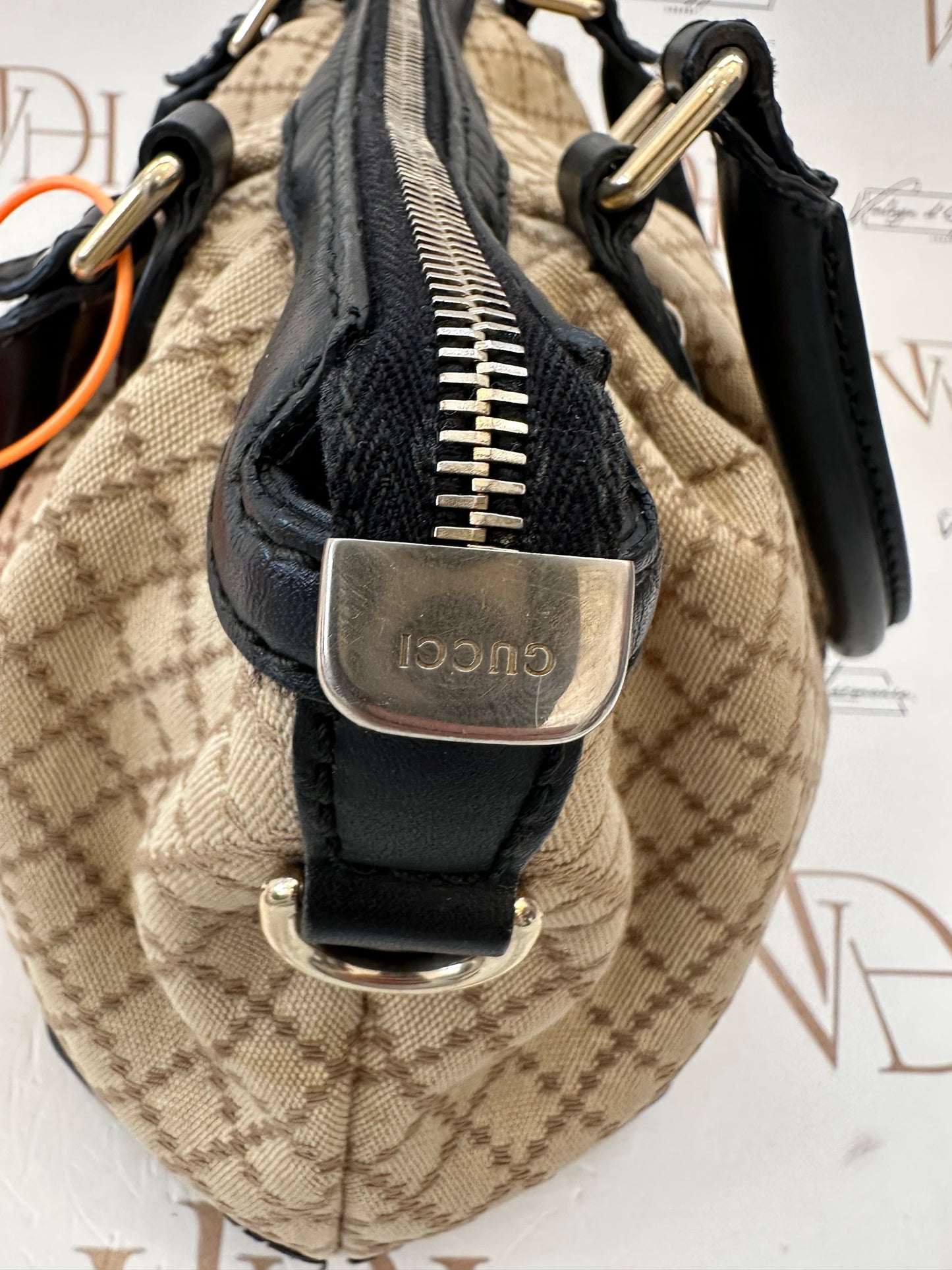 382490 - Gucci Sukey