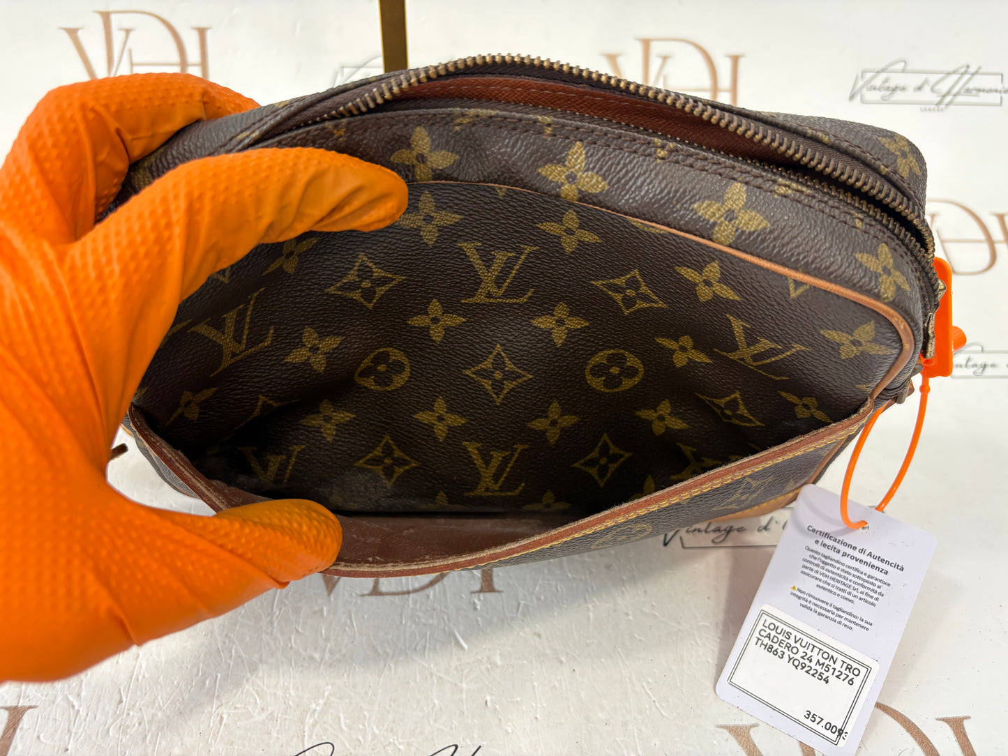 017021 - Louis Vuitton Trocadero 24