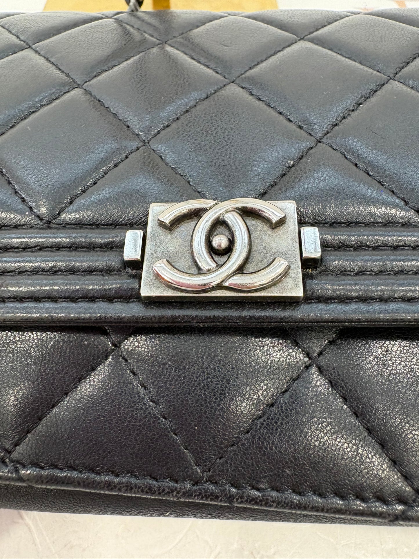 383065 - Chanel Boy Bag