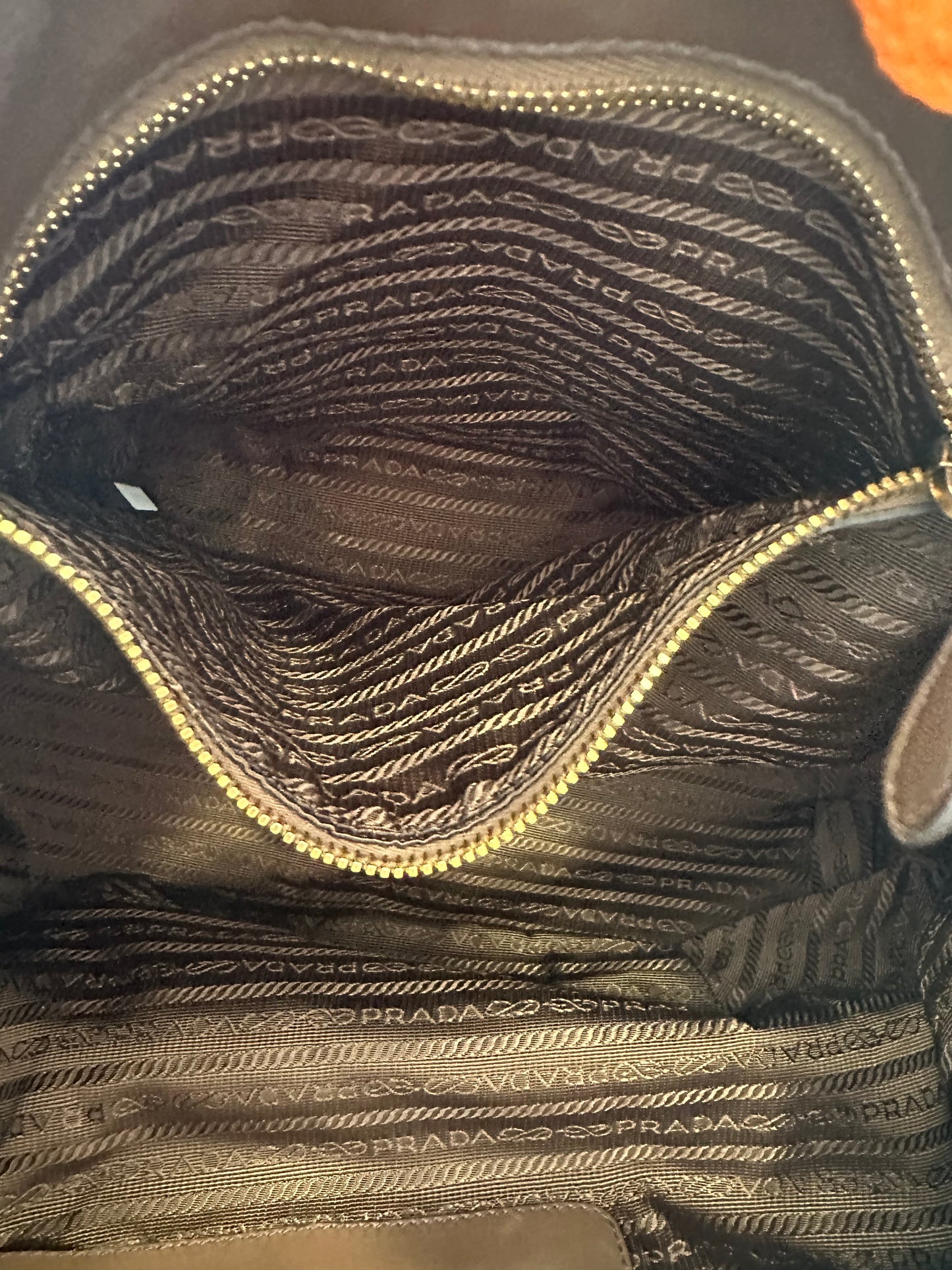 382544 - Prada