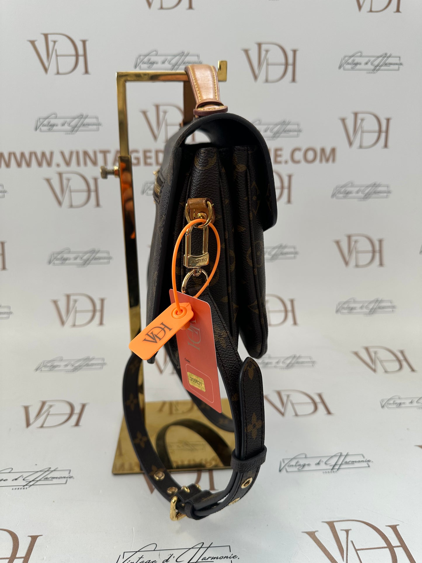 200821 - Louis Vuitton Metis