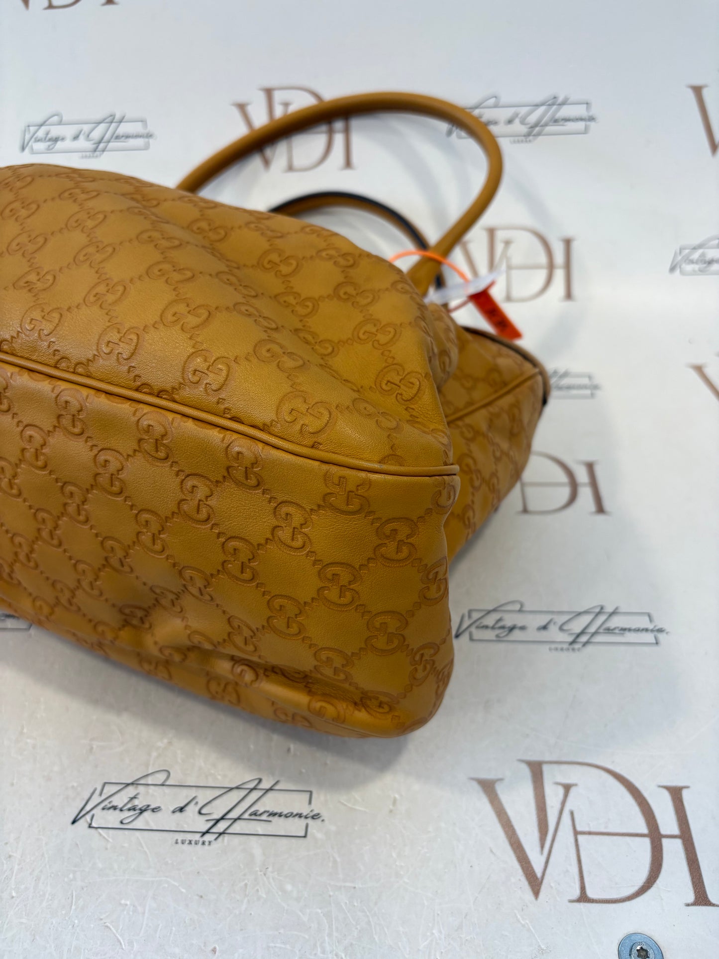 200935 - Gucci Sukey