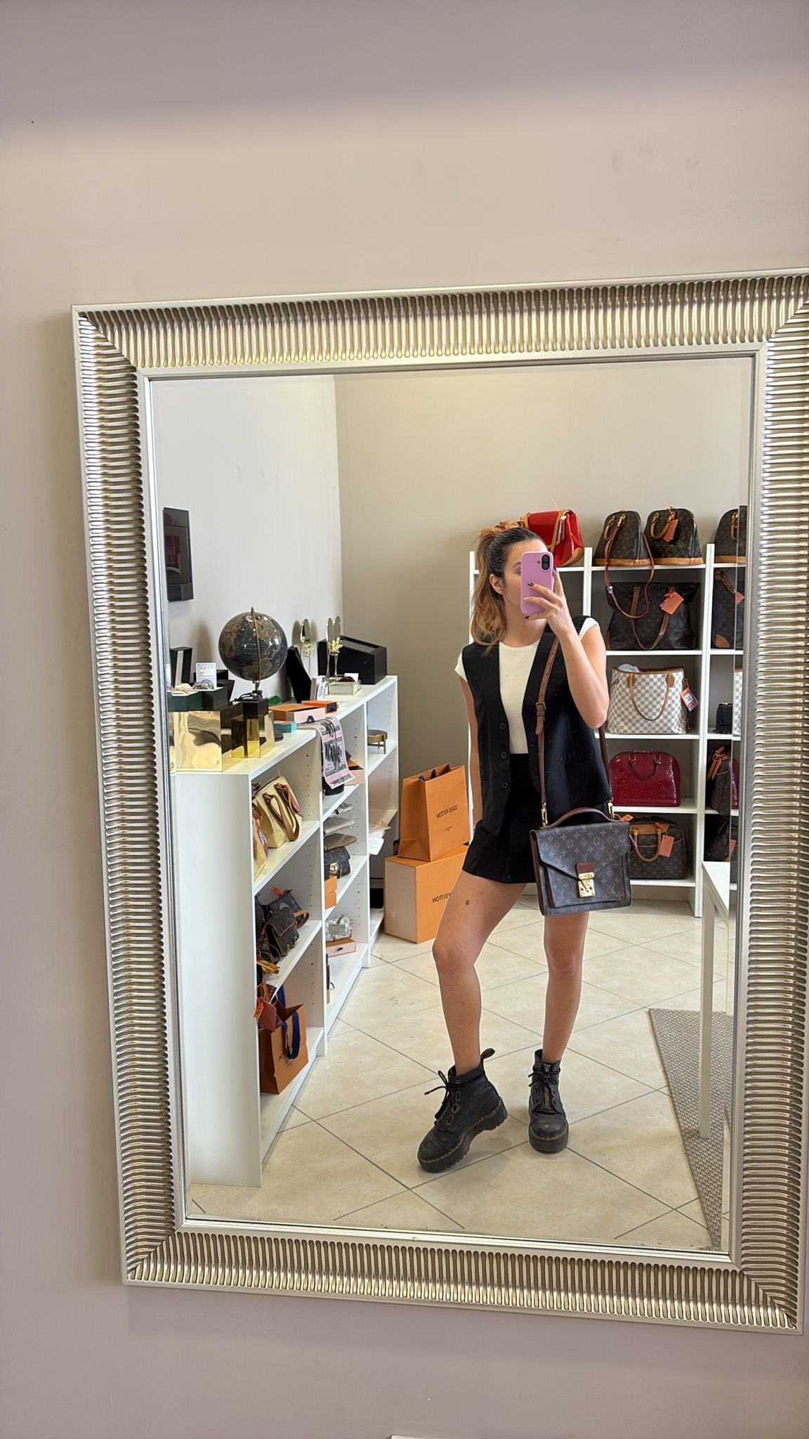 Louis Vuitton Monceau 28