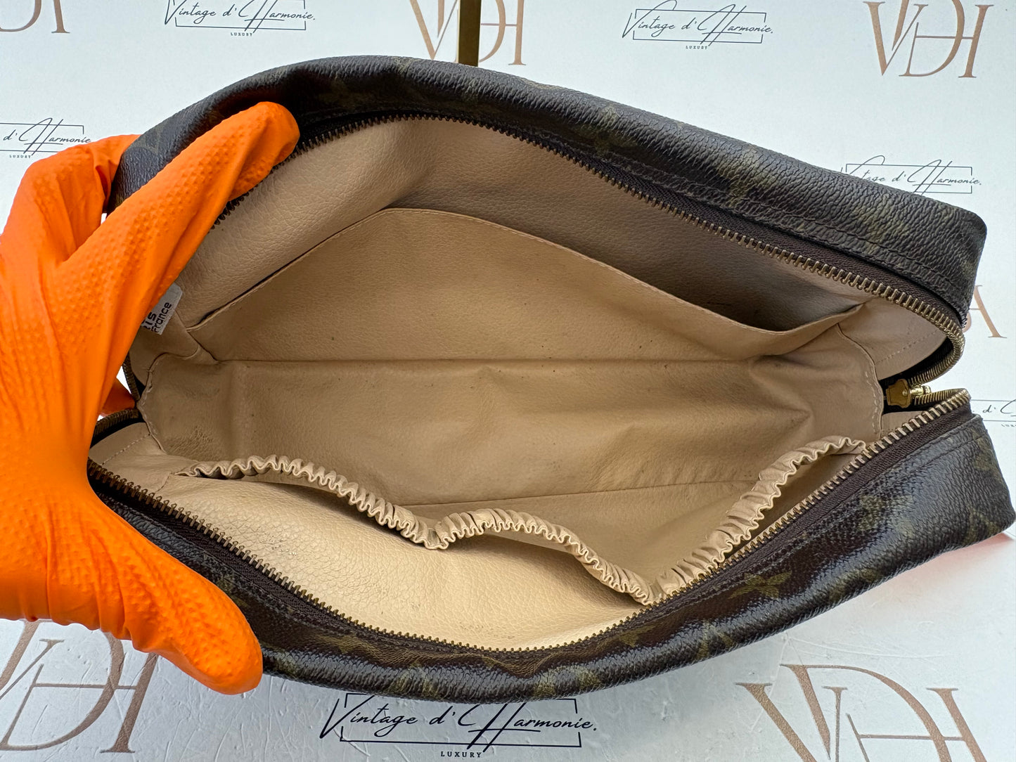 017645 - Louis Vuitton Trousse Toilette 28