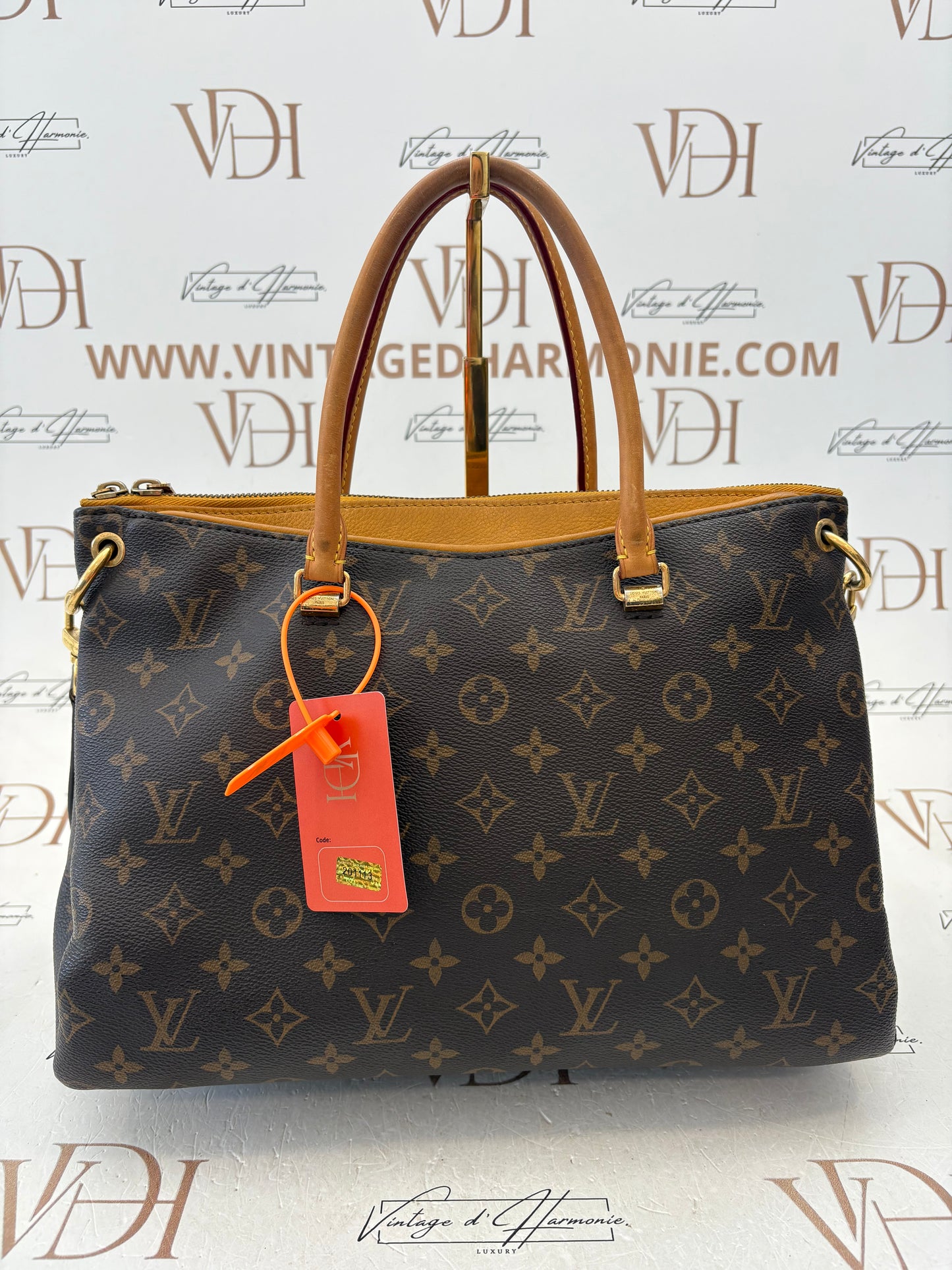 201113 - Louis Vuitton Pallas
